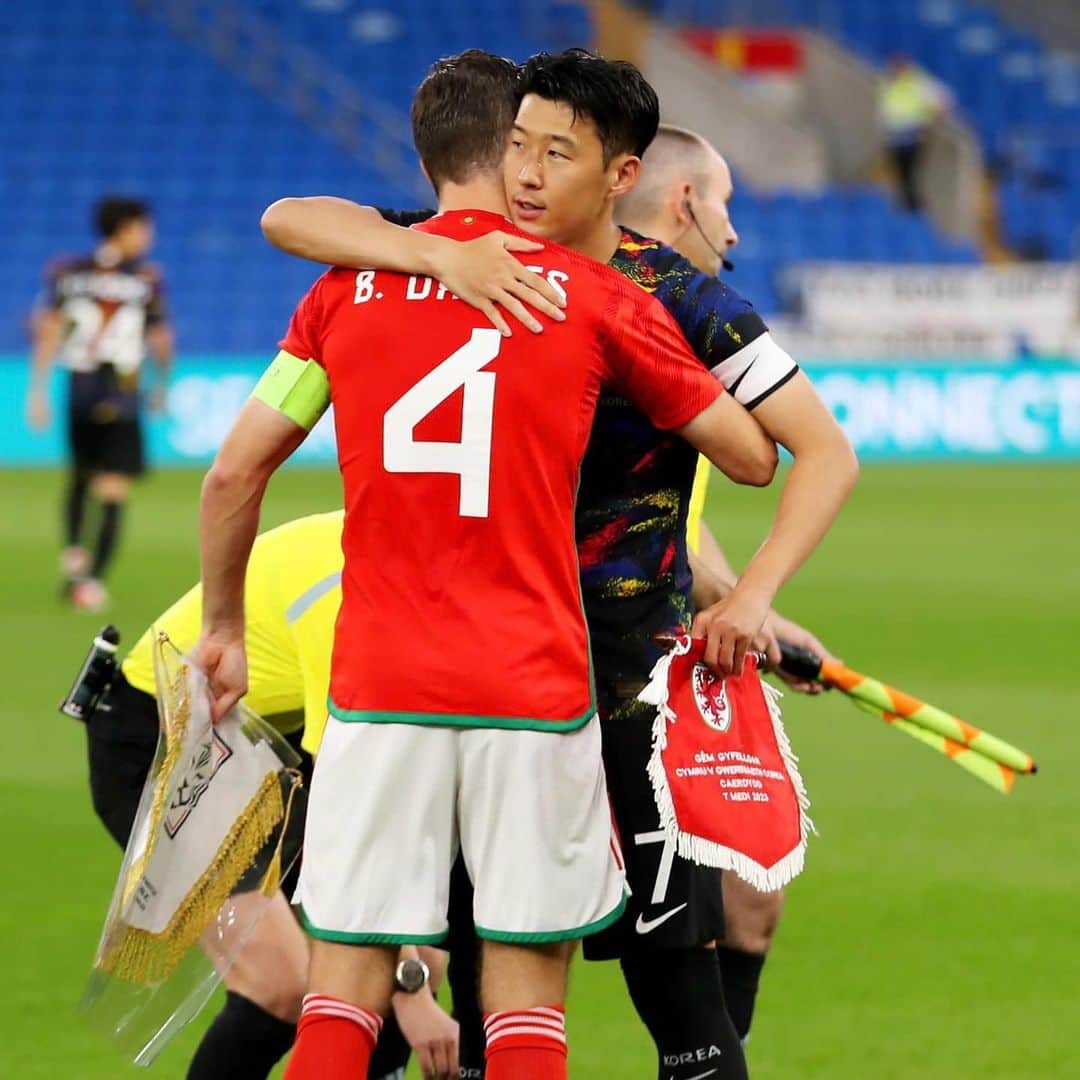 ベン・デイヴィスさんのインスタグラム写真 (ベン・デイヴィスInstagram)「Great to be back 🏴󠁧󠁢󠁷󠁬󠁳󠁿