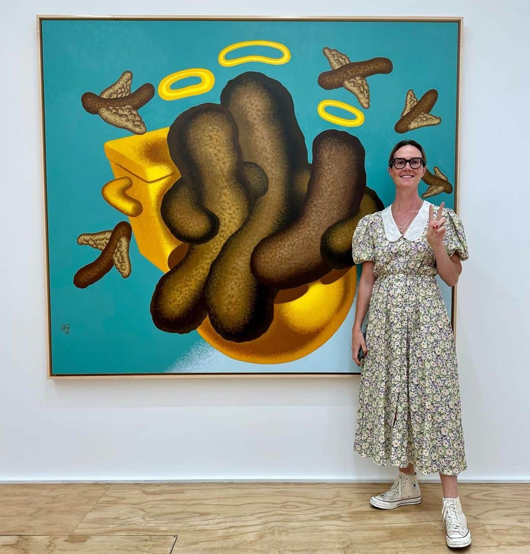 KAWSONEさんのインスタグラム写真 - (KAWSONEInstagram)「Peter Saul is a genius! Thanks for the proud walk through @acf862 ! Opening tonight at @v_over_m  #PeterSaul @peter.saul.official 🔥🔥🔥」9月8日 7時05分 - kaws