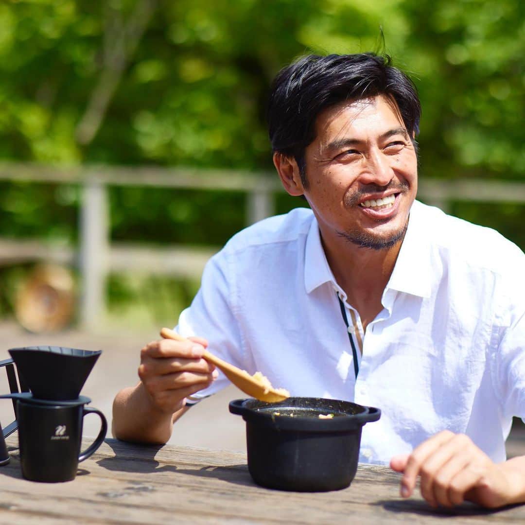 のインスタグラム：「◆GOOD MORNING COFFEE‼︎◆  【ZEBRANG RICE OVEN】 "ゼブランライスオーブン"  アンバサダーを務めているゼブラン @zebrang.jp から火加減調整不要、炊きあがりが音で分かる炊飯鍋"ゼブランライスオーブン"を使ったワイルド炒飯の紹介です！  食欲の秋という事で今回紹介するのは"思わずお腹を空かせてしまう秋をガッツリと楽しめる、ボリューム満点の大人のワイルド炒飯"。炒飯、調理、仕上げまでもゼブランライスオーブンひとつで完結出来るようになっています。  詳しいレシピはゼブラン公式HPにありますのでぜひ参考にしてみて下さい。次回は皆んな大好きタコ飯にチャレンジしてみたいと思っています。皆さんもこんなレシピなどあれば教えて下さい！  https://zebrang.hariocorp.co.jp/ 　  #coffee #coffeebeans  #coffeeroaster  #coffeelab  #coffeeandsurfing  #coffeetime  #coffeelover  #coffeebreak  #coffeeshop  #coffeestand  #coffeeholic  #coffeehouse  #coffee_inst  #coffeemaker  #coffeeshops  #coffeecoffeecoffee  #coffeenclothes  #coffeeaddict  #coffeeculture  #coffeemorning  #coffeemag #zebrang #riceoven #TRSC」