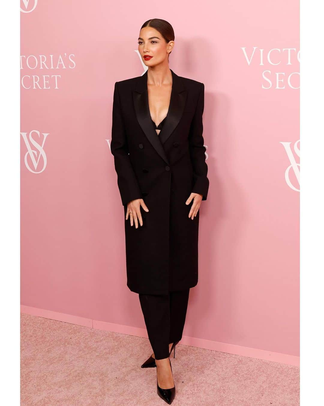 リリー・オルドリッジさんのインスタグラム写真 - (リリー・オルドリッジInstagram)「What a magical night to be back with @VictoriasSecret celebrating #TheTour23 🩷 Thank you for having me for my 10th show 🥹🤗🫶 Love you alllll 🎉🤗🥰 Wearing my fave Love Cloud Bra styled by #CamillaNickerson in @ysl  Makeup by @hungvanngo  Hair by @jacobrozenberg  Nails @nailglam  Red Carpet photos by @taylorehill  Thank you @raulmartinez1024 ❤️」9月8日 7時08分 - lilyaldridge