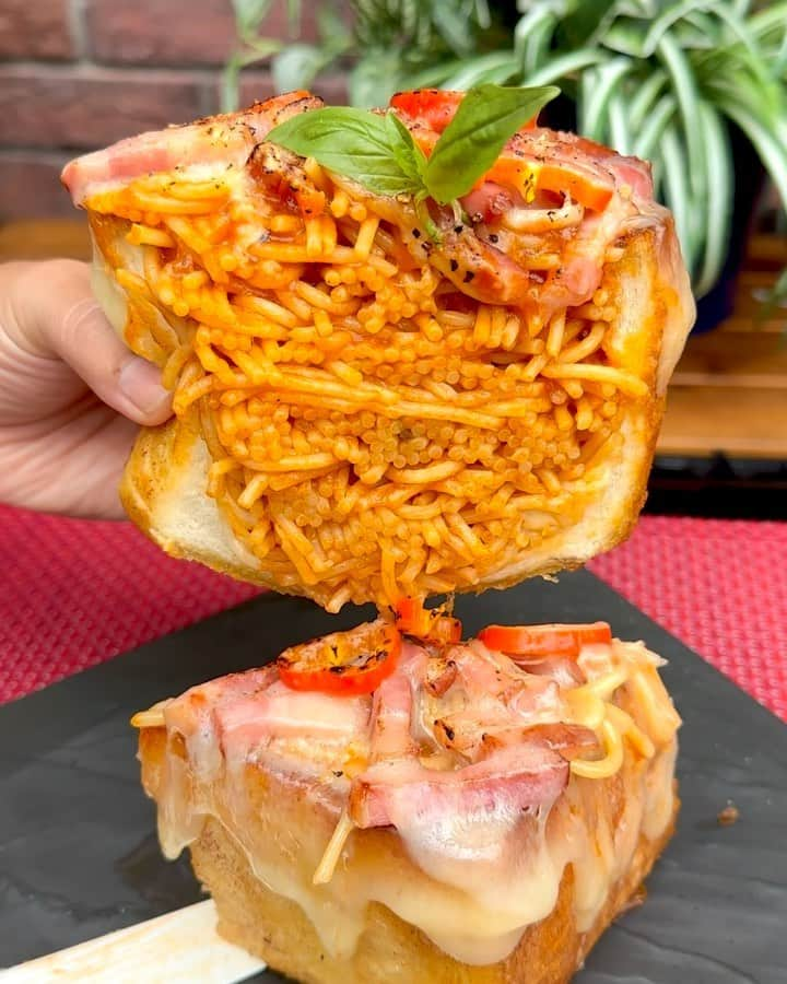 Coffee & Toast Tokyoのインスタグラム：「パンDE "Pizza" ナポリタン‼︎ ❤️❤️❤️❤️❤️❤️❤️❤️❤️  “Life is a combination of magic and pasta.”  たっぷりのパスタをピザ仕立てに焼き上げたパンに閉じ込めて。  まろやかなコクを感じるナポリタンとたっぷりチーズのピザでがぶりとがぶりつきで！ たまらんです😋😋😋  ⚠️⚠️⚠️⚠️⚠️⚠️⚠️⚠️⚠️⚠️ 本日、9月8日(金)は台風による大雨のため、安全面を考慮して臨時休業となります。  “Be careful of ナポリタン.”  ⚠️⚠️⚠️⚠️⚠️⚠️⚠️⚠️⚠️⚠️  . . . #パンde Pizzaナポリタン #ピザ  #pizza  #pasta  #ナポリタン  #ピザパン  #スパゲッティ  #spaghetti   #三軒茶屋ランチ  #世田谷線カフェ  #パンスタグラム  #東京カフェ  #三軒茶屋カフェ #三軒茶屋  #パン #三茶カフェ  #三茶 #田園都市線カフェ #コーヒーアンドトースト  #coffeeandtoast #foodie  #foodiegram #アルデンテ」