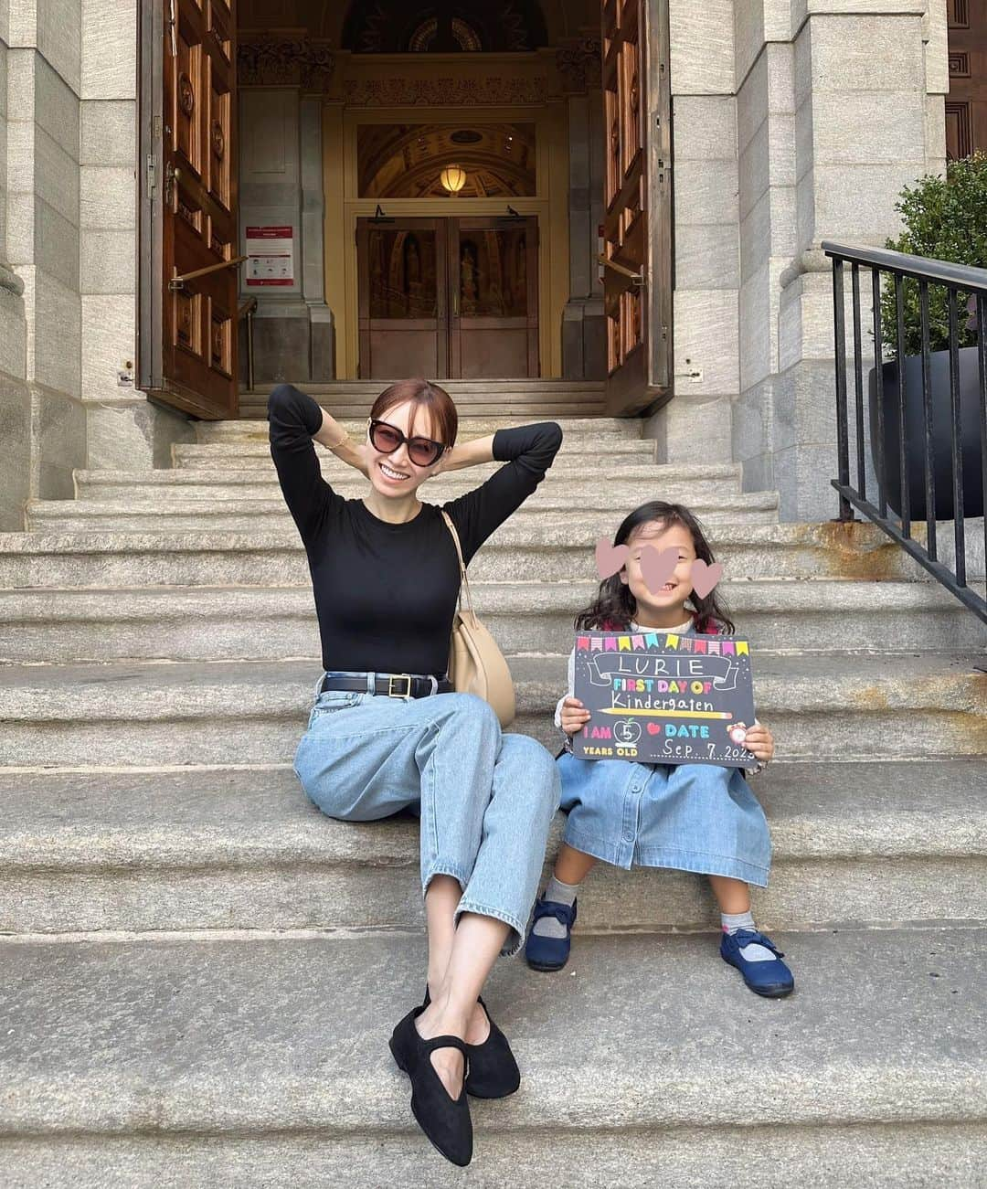 大塚良子さんのインスタグラム写真 - (大塚良子Instagram)「First day of kindergarten. おめでとう🎉  #kindergarten #firstdayofschool #nyc #newyork #newyorkmom   #幼稚園　#ニューヨーク生活 #ニューヨークママ」9月8日 8時01分 - ryokokonami