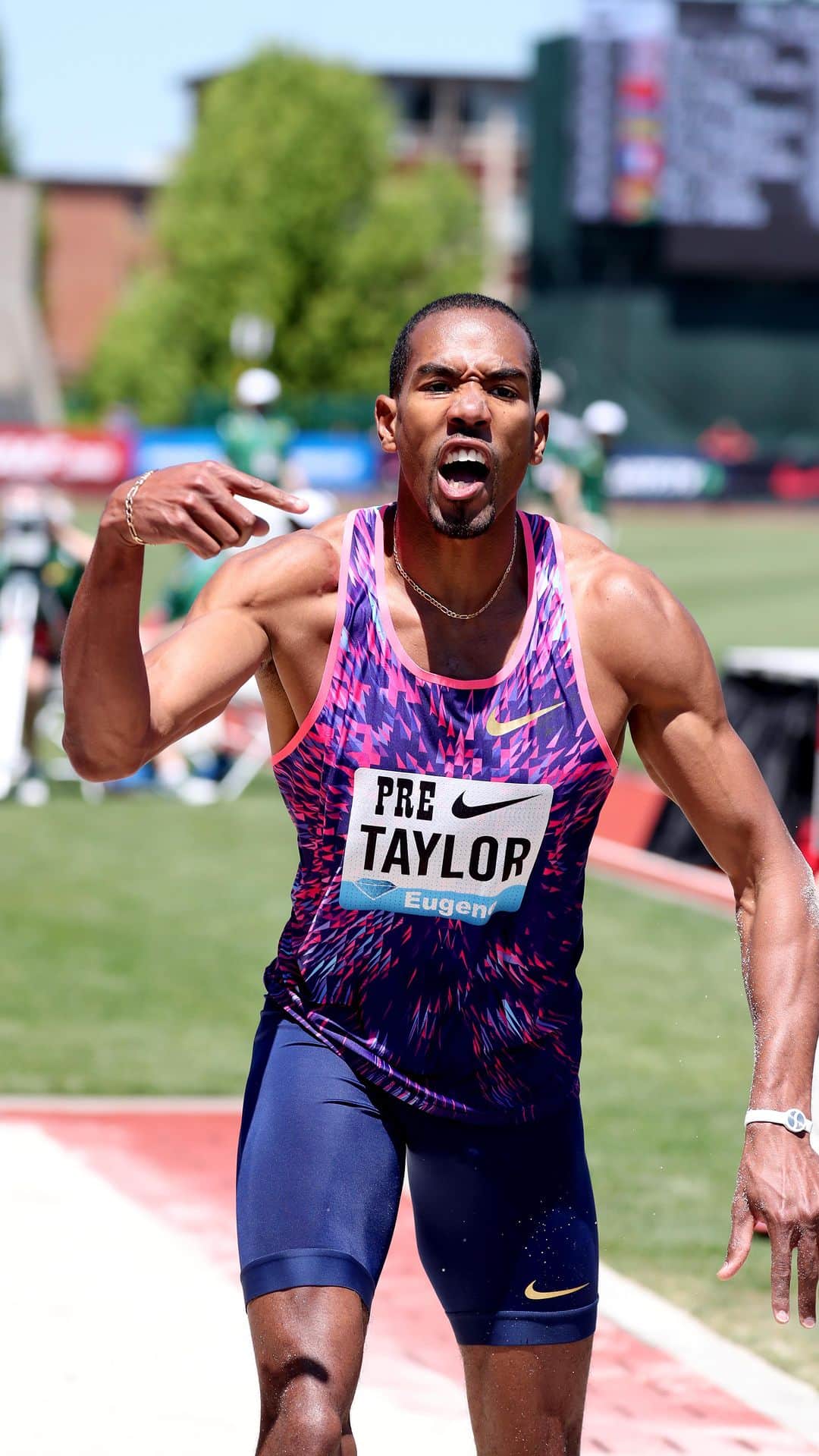 クリスチャン・テイラーのインスタグラム：「Throwing it back to 2017 when @taylored2jump leaped into history, breaking The Prefontaine Classic record with an astonishing 59-5 (18.11m) in the triple jump! 🤯     Can’t wait to see who’s next in line to make history at the 2023 Prefontaine Classic!」