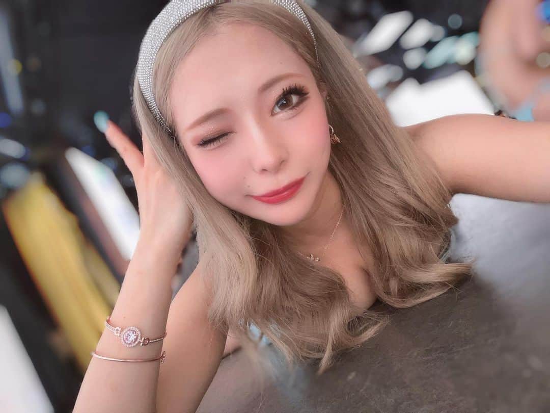 ありえのインスタグラム：「💙💖💙💖💙 : : : 首寝違えて痛いよぴーす ✌️ . .  #バーレスク大阪 #バーレスク東京 #バーレスク大阪ありえ #北新地 #インスタ映え #ホスト  #韓国メイク  #童顔女子  #実物とは異なります   #burlesqueosaka  #burlesquetokyo」