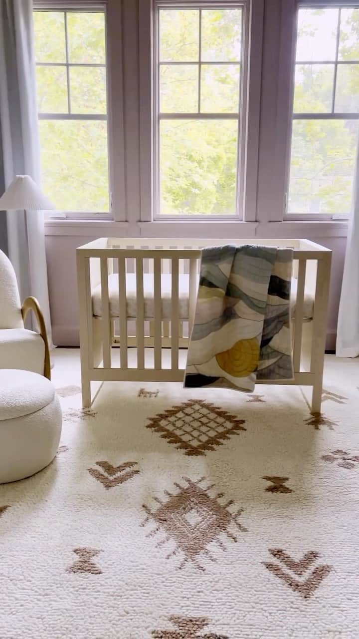 ジャスミン・トゥークスのインスタグラム：「The sky’s the limit in tennis star and first-time mom Naomi Osaka’s baby nursery. Light shades, natural woods and whimsical touches create a calming, comfortable space where her daughter can dream big.  #NurseryInspo #NurseryDesign #BabyRegistry #DreamNursery #WhimsicalNursery #BabyFurniture」