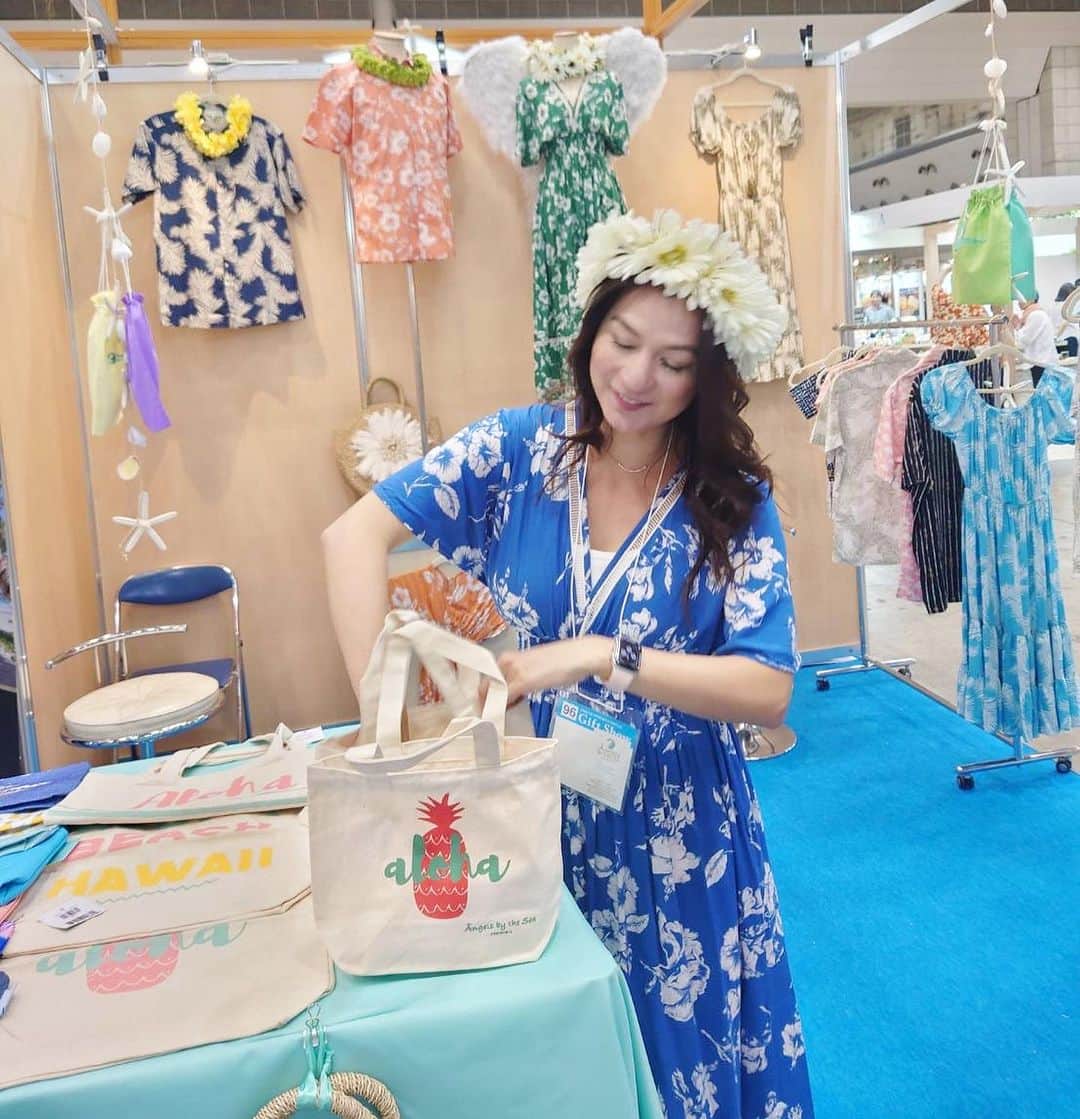 Angels By The Sea Hawaii Waikiki Based Boutiques ?Original clothing designed のグルメインスタ