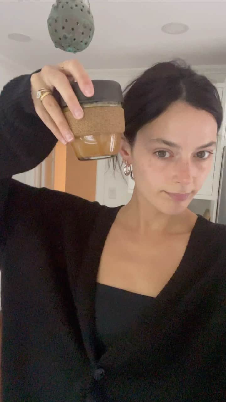 サディ・ニューマンのインスタグラム：「milk duds yay or nay?」