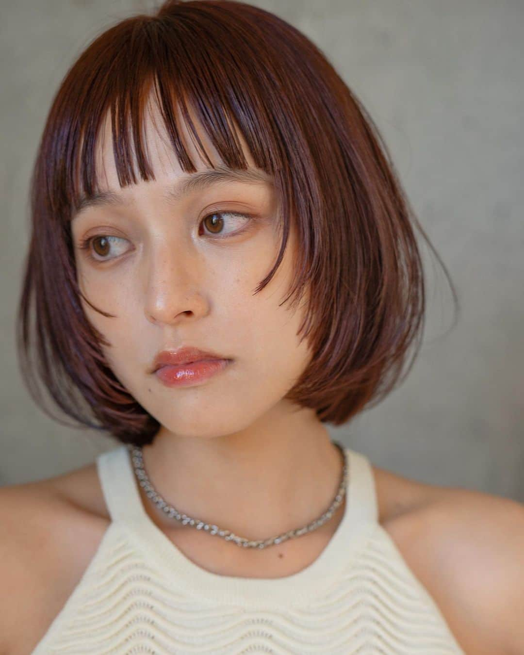 佐脇正徳さんのインスタグラム写真 - (佐脇正徳Instagram)「顔周りと 前上がりがポイントの ヘアスタイル✨ ちょっと気分を変えたい方にも オススメです✨ ⁡ カラーは 最近人気の暖色系で✨ ⁡ 艶が✨✨ ⁡ ⁡ メイクは @icchiiii_  ⁡ 良いと思った方は保存お願い致します🙇‍♂️ ⁡ ⁡ 【ご予約方法】 ホットペッパー、お店のHP、TELでもご相談下さい🙇 ⁡ 【営業時間】 平日11:00〜20:30 土日.祝日10:00〜19:30 ⁡ 【場所】 LOAVE TEL☎︎03-6427-7340 東京都渋谷区神宮前5.45.8.3F 銀座線/半蔵門線/千代田線/表参道駅 A－１ 出口より 徒歩４分　#ショート　#ボブ　#ボブショート　#青山美容室　#佐脇スタイル　#佐脇ヘア　#LOAVE #ファッション　#ハイライト　#前上がり　#前上がりボブ　#オン眉」9月8日 8時28分 - norimasasawa