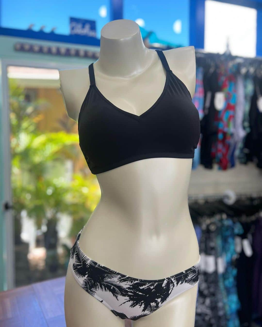Pualani Hawaii Beachwearのインスタグラム