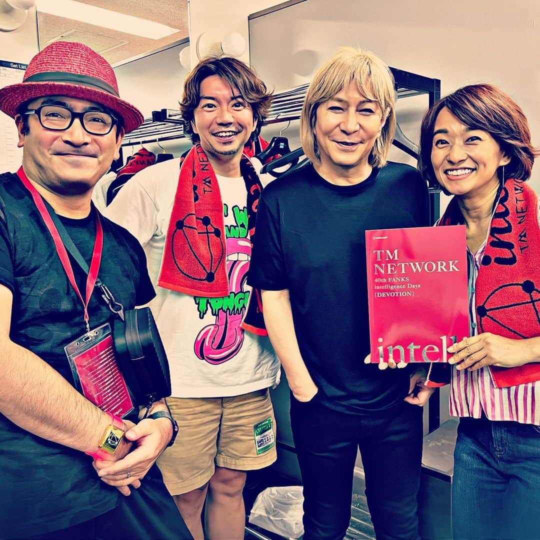 田辺晋太郎さんのインスタグラム写真 - (田辺晋太郎Instagram)「【TM NETWORK 40th FANKS intelligence Days 〜DEVOTION〜 ツアースタート！】  いよいよ始まりました！ 最も敬愛するアーティスト  TM NETWORK 様の40周年ツアー！  その名も  【TM NETWORK 40th FANKS intelligence Days 〜DEVOTION〜】  初日、府中の森芸術劇場での公演に詣でる事が出来ました！！  尊崇の念を全身全霊で表現出来るアーティストが新曲をガンガン出してなおかつツアーもやってくれる、こんな幸せがあるでしょうか！？！？  今回のツアーは新曲や今までライブでやったことない曲もあり、さらにリアレンジされた正に今、現代の少し先を行く最先進に進化を遂げた名曲の数々が我々 #fanks の心をわしづかみにしてくれます！！  あぁ、、、神です、神様です。  #tmnetwork 好きな方は是非この40周年ツアーにお詣り頂く事をオススいたします！  先生、宇都宮さん、木根さん、そしてスタッフの方々、本当にありがとうございます!  ふくりゅう、そしてソウルメイトFANKSの #住吉美紀 ちゃん！いつもBE TOGETHERしてくれてありがとう！！  #tetsuyakomuro #tk #小室哲哉 #宇都宮隆 #木根尚登 #tmn #epicsony #cityhunter #getwild」9月8日 9時18分 - meat_meister_tanabe_shintaro