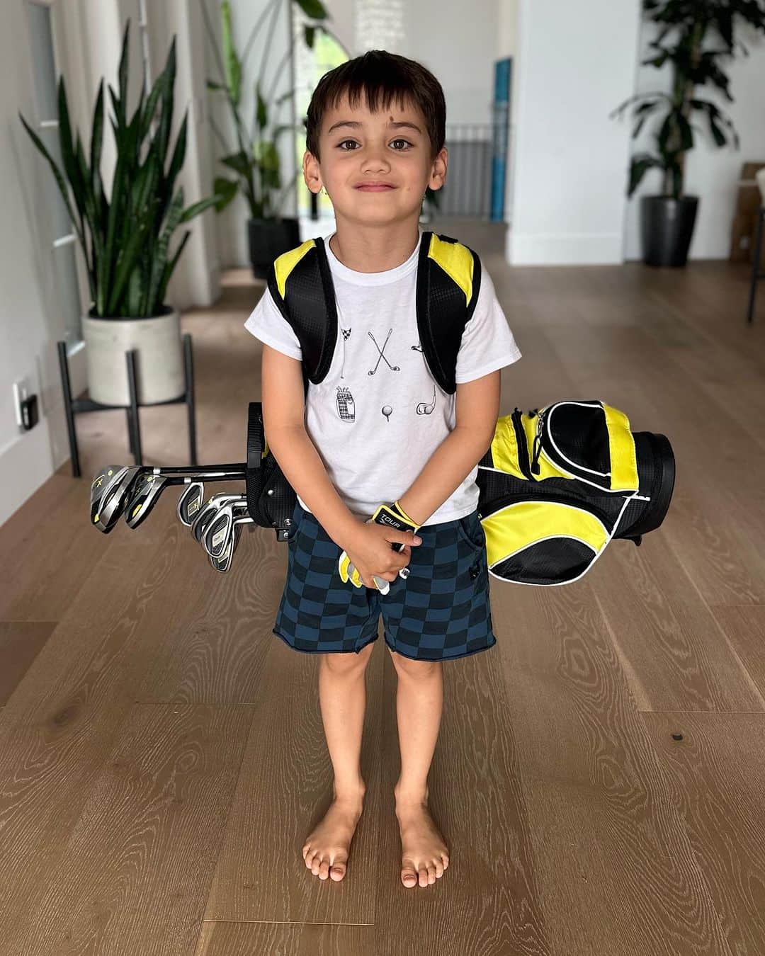 ロブ・ディアデックのインスタグラム：「Forever Estates Golf Club Legend - He learned to drive on Forever Estates so why not learn to golf on Forever Estates. Trying make as many memories as possible before we break ground. I got him a set of clubs and built a makeshift 4 hole par 12 golf course. After a few rounds he really locked in. Next stop a real course with Grandpa this weekend. ⛳️🏌🏻」