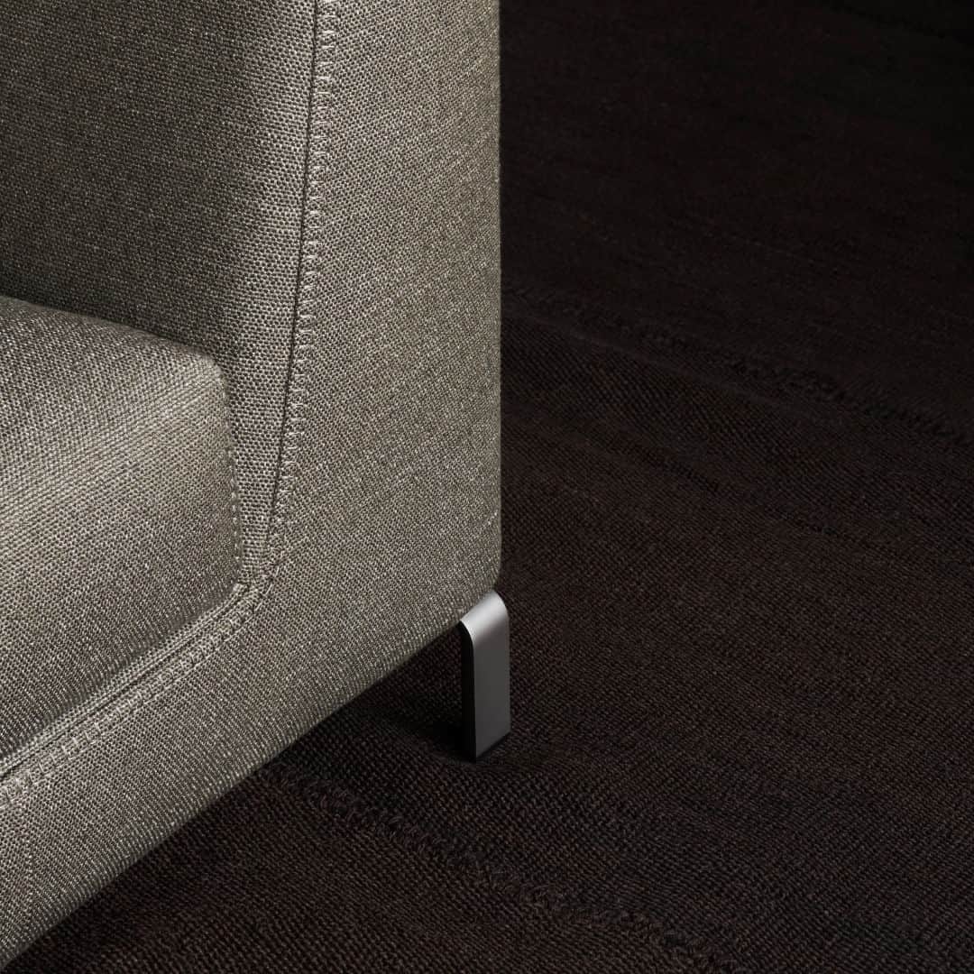 B&B Italiaのインスタグラム：「Sculptural moments and timeless, refined details.  @antonio_citterio_arch Ph @tommasosartori_studio  #bebitalia #design #Milan #Italy」