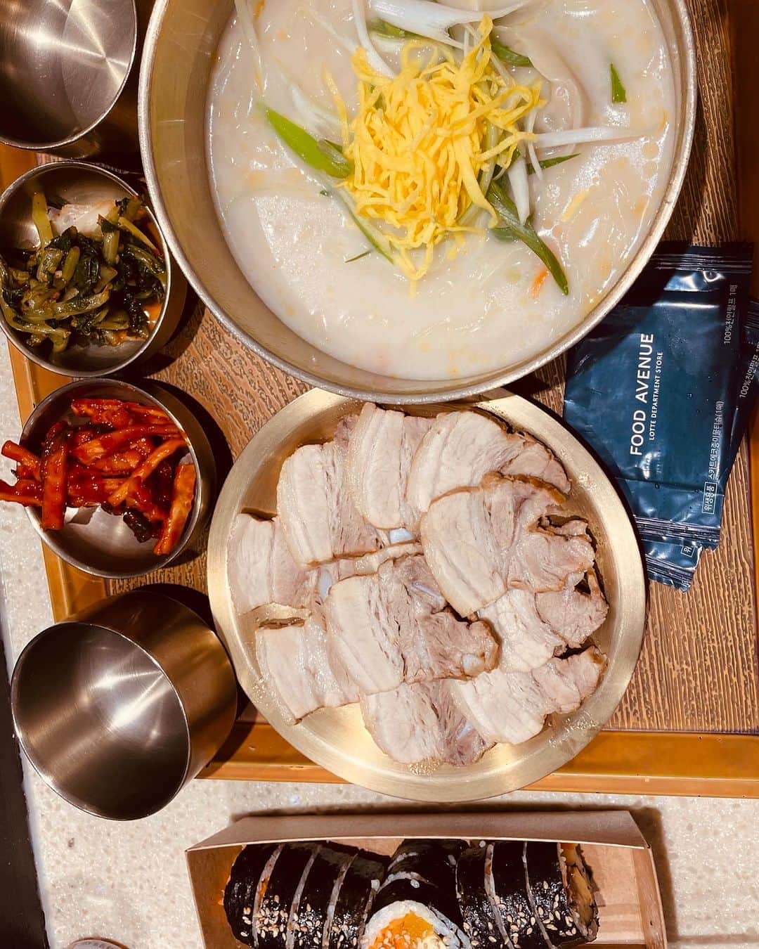 西村笑花さんのインスタグラム写真 - (西村笑花Instagram)「🇰🇷🍚♥️ #emika_trip」9月8日 11時01分 - emika_nishimura