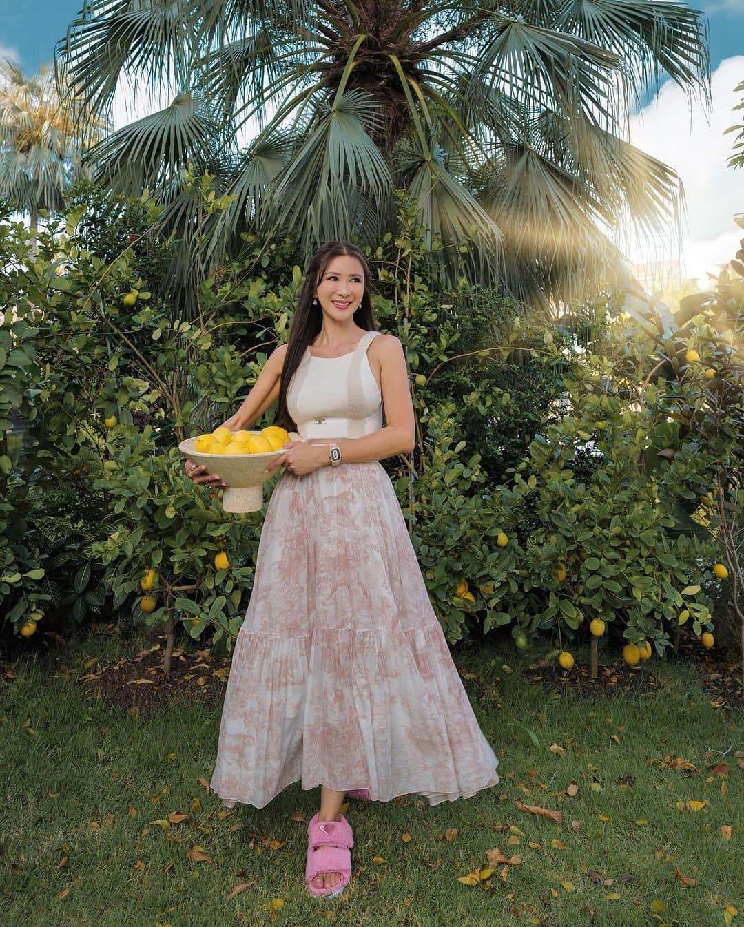 ジェイミー・チュアのインスタグラム：「🍋Farm to table @jamies.secretgarden towards a healthy, sustainable & fulfilling lifestyle.」