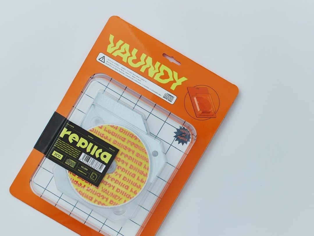 Vaundyさんのインスタグラム写真 - (VaundyInstagram)「#Vaundy   　　　2nd Album “replica” 　　　2023.11.15 RELEASE  “ 一家に一台 “replica” まもなく発売 ! “  #vaundy_replica」9月8日 12時07分 - vaundy_engawa