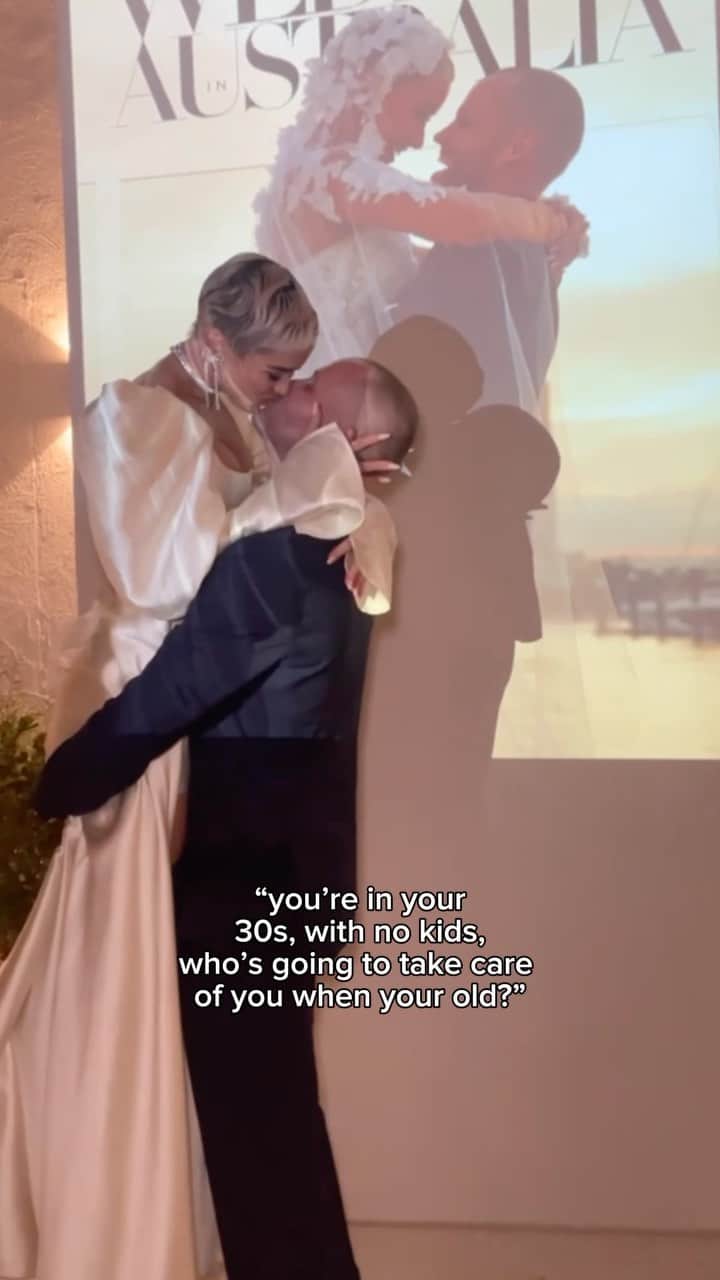 エリー・ゴンサルヴェスのインスタグラム：「Omggg I love this question... 👴🏼👵」