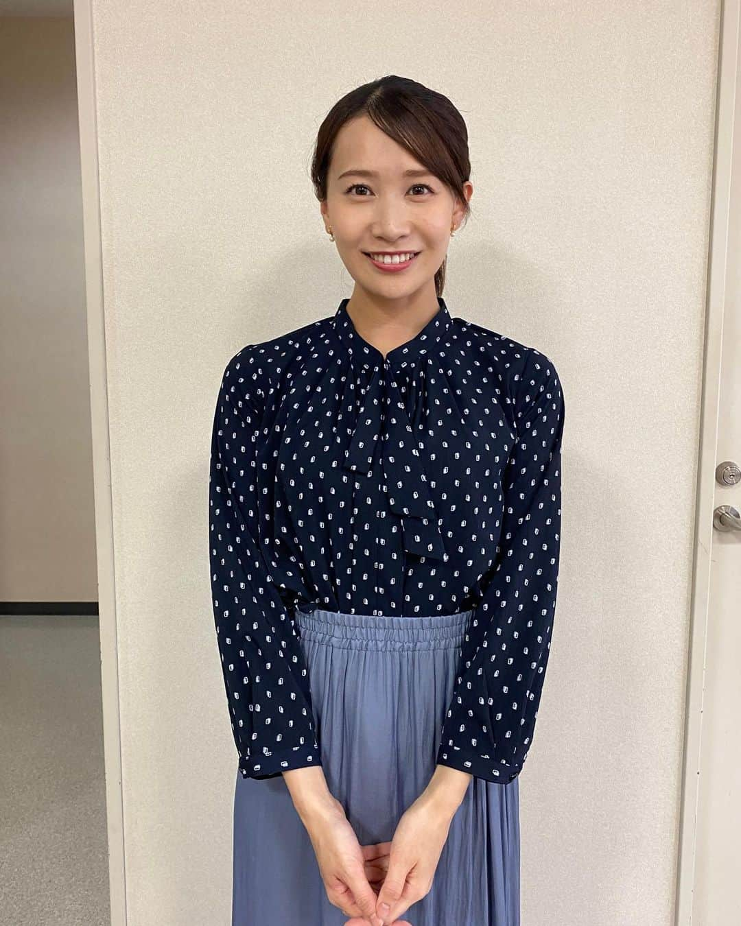 島津咲苗さんのインスタグラム写真 - (島津咲苗Instagram)「1週間ありがとうございましたー！！ 来週は竹田さん帰ってきます😊✨ . . . #秋コーデ #メーテレ #アナウンサー #衣装 #島津咲苗 #メーテレアナウンサー #ドデスカ #今日のコーデ #紺色 #ネイビー #アナウンサー衣装 #名古屋 #青コーデ #ブルーコーデ #骨格ウェーブ」9月8日 12時12分 - sanae_shimazu