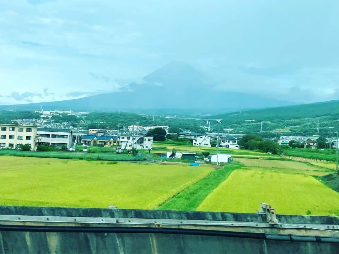 ほんこんさんのインスタグラム写真 - (ほんこんInstagram)「今日の富士 #富士山 #mtfuji #車窓 #ほんこん」9月8日 12時28分 - hongkong2015_4_9