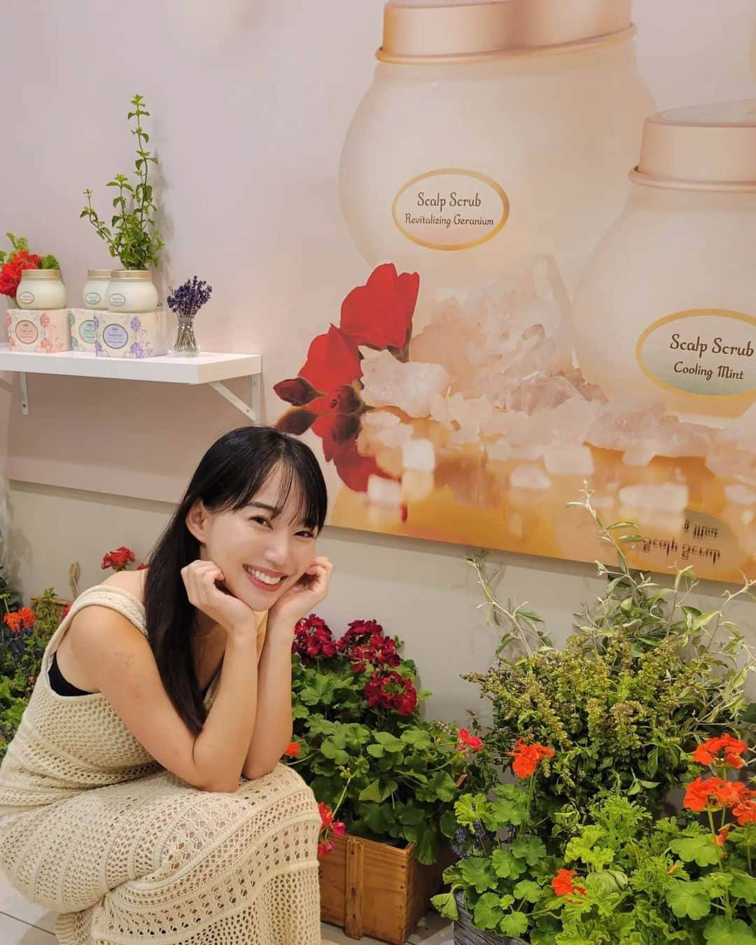 保坂玲奈さんのインスタグラム写真 - (保坂玲奈Instagram)「9/1 発売のSABON ヘッドスクラブを体験してきました⁡ ⁡💆‍♀️ @sabon_japan  リフレッシングの優しく爽やかな香りがすき🌿 夏のベタつく頭皮に心地よく、爽快！ 仕上がりの髪の毛はふんわりサラサラ✨ リプレニッシング、リラクシングの香りも早く使いたい、、💐  週2回、シャンプー前のスペシャルケアが 楽しみになりました💙  #sabon #サボン #sabonヘッドスクラブ#sabon頭皮ケア」9月8日 12時25分 - __renao_0707