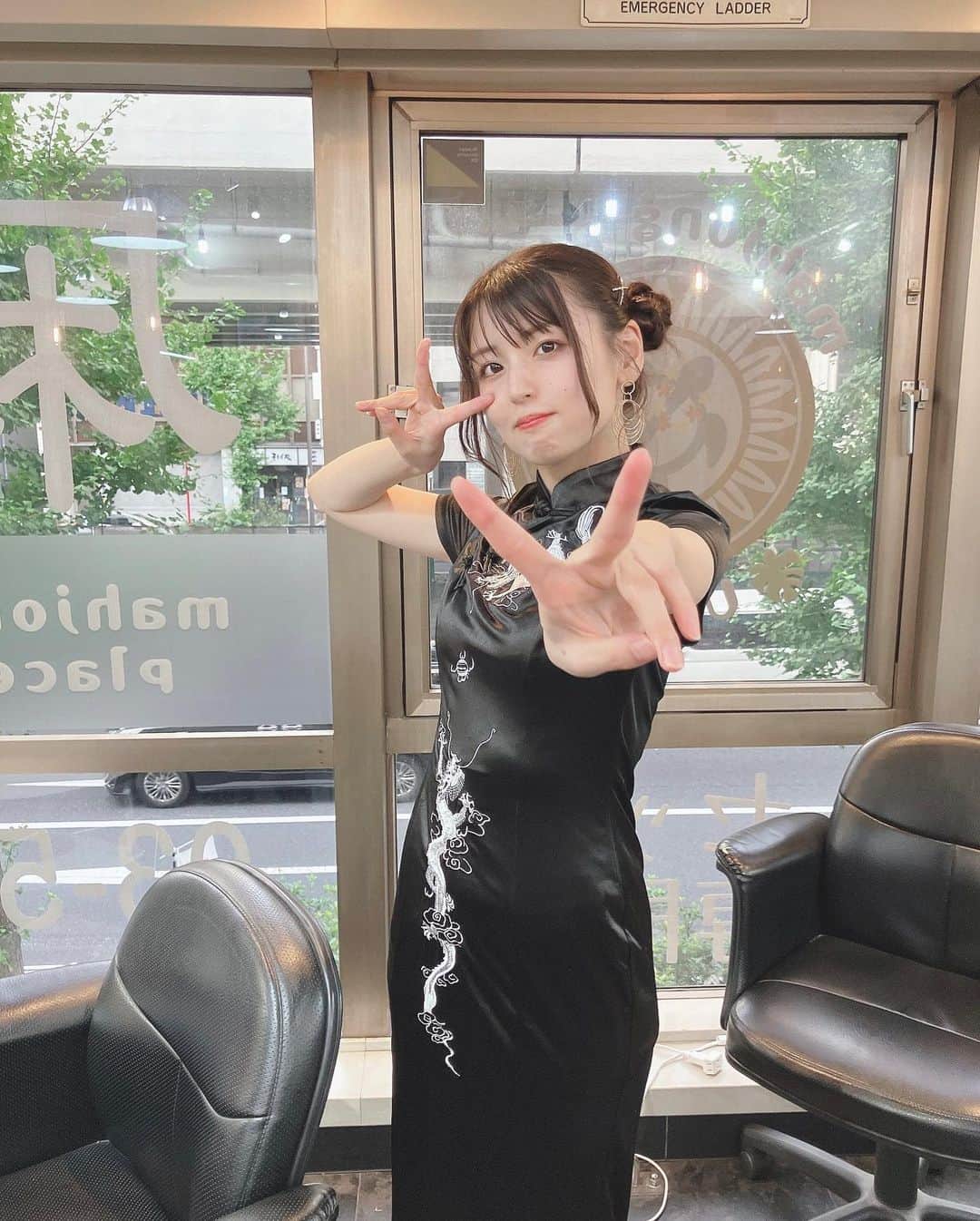 竹本茉莉さんのインスタグラム写真 - (竹本茉莉Instagram)「. 大会のゲストでチャイナドレス着せてもらいました🐼 皆さんが撮ってくれたお写真が激盛れだったので載せます🐼 めっちゃついてて3位だったの！」9月8日 12時35分 - matsuri_morikawa