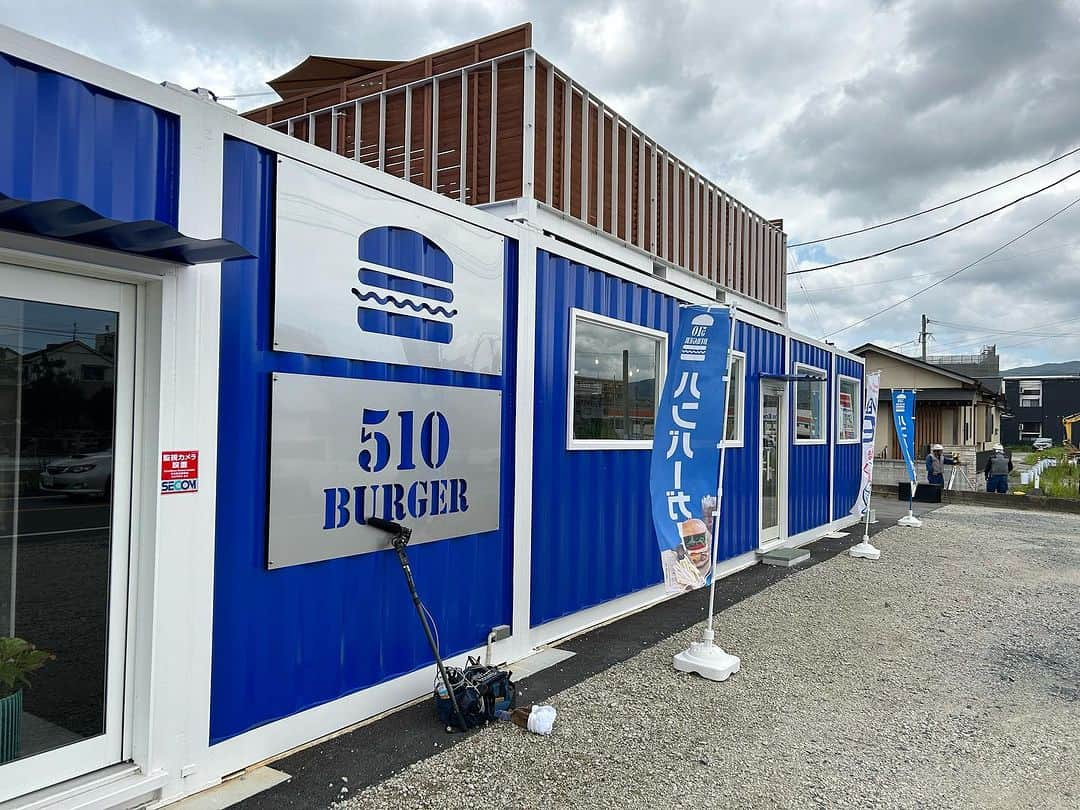 川原豪介さんのインスタグラム写真 - (川原豪介Instagram)「テレQばりすきロケ。ハーレーとハンバーガーのお店🍔🏍️ ハーレーバリかっこよかった！ 原付しか乗った事ない😭 ブンっ！ #ばりすき #テレQ #ハーレーダビッドソン」9月8日 12時49分 - blueriver_kawa