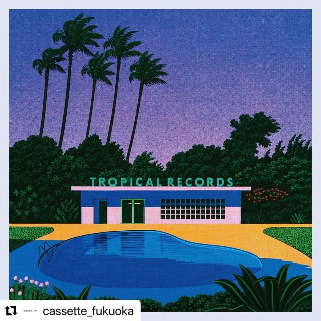 永井博のインスタグラム：「#Repost @cassette_fukuoka with @use.repost ・・・ 永井博  Profile 1947年徳島市生まれ。グラフィックデザイナーを経て、76年よりイラストレーターとして活躍。 大瀧詠一の『A LONG VACATION』、『NIAGARA SONG BOOK』等のレコードジャケットに代表される、トロピカルでクリアな風景作品を描く。大瀧詠一のアルバムジャケット『A LONG VACATION』では、CBSソニーよりアルバムジャケット特別賞として、ゴールドディスクを受賞。2020年9月、オーストラリア・シドニーにてエキシビションを開催。80年代を中心としたシティポップの世界的な人気により、現在も精力的に展覧会を開催している。また自他共に認める「音楽好き」としても知られており、DJプレイヤーとしても活動している。  @hiroshipenguinjoe  @gallery_target  #永井博 #hiroshinagai #gallerytarget #cassette_fukuoka」