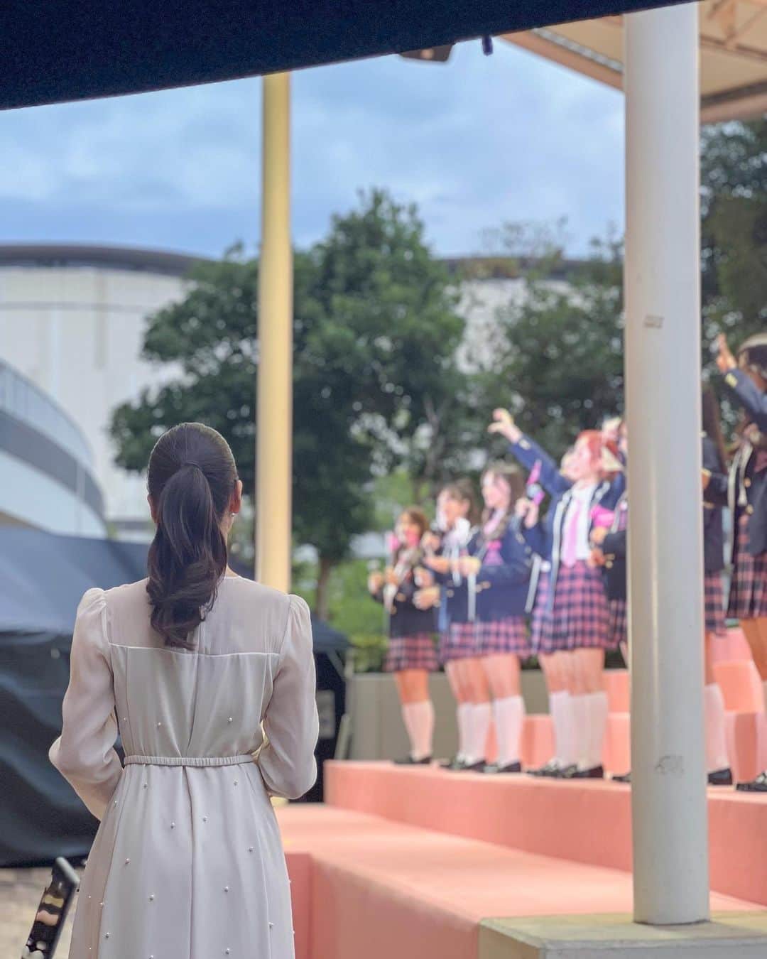 松田和佳さんのインスタグラム写真 - (松田和佳Instagram)「昨日は『PRODUCE 101 JAPAN THE GIRLS -101DAY-』のイベント司会を務めました！  『PRODUCE 101 JAPAN THE GIRLS』は日本最大級のサバイバルオーディション番組『PRODUCE 101 JAPAN』の第三弾💥💗  昨日は1 万 4 千人の応募者の中から選ばれた練習生たちによる初めてのご挨拶😚最終的にデビューする練習生は、みなさんの投票によって決まります！  私も練習生の皆さんにお会いしてから、早速メロメロになってしまい完全にファンの一員です🙈✨  最後に練習生全員がステージに上がった時は可愛いの大渋滞が起こっていて大変なことに🥹💖  これからの活動が楽しみで待ちきれません🫶🏻  10月5日(木)よる９時からLeminoで独占無料配信されるので、お見逃しなく📺！！  #produce101japanthegirls #produce101japn #produce101 #日プ101day  #日プガールズ #日プ #日プ好きな人と繋がりたい  #国プ #国プと繋がりたい  #国民プロデューサー  #lemino  #レミノ」9月8日 13時00分 - waka_matsuda
