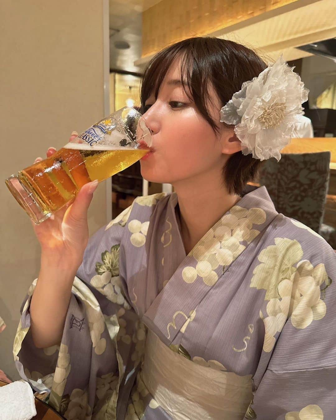 ゆきりぬさんのインスタグラム写真 - (ゆきりぬInstagram)「人生初めてのサッポロビール🍺 少し分けてもらっただけでこれ笑 酔っぱらいりぬです。 浴衣はかこちんが似合いそうって選んでくれたやつを持っていったよん🫧 似合うかな？？」9月8日 13時14分 - yukirin_u