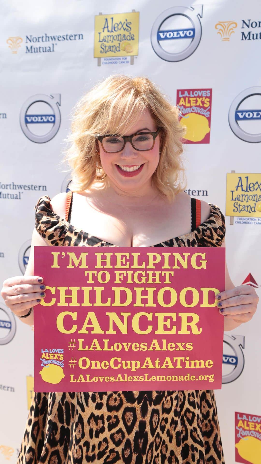 カーステン・ヴァングスネスのインスタグラム：「LA LOVES ALEX’S LEMONADE is coming up in a few weeks—not only do we have an incredible array of star chefs, winemakers and mixologist, but this charity is so powerful we have hooked in some incredible star stars too! Kirsten Vangsness has been a goddess in spreading the word, donating and support since day one…..she is our 🍋👑—come see her (and us!!) at UCLA on September 23! Tickets @ Alexslemonade.org LINK IN BIO!! #lalal #onecupatatime #alexslemonadestand #alexslemonade #lalovesalexs」