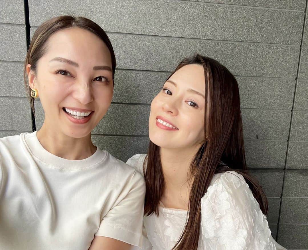 のインスタグラム：「久しぶりのランチで会えて とても楽しかった🩷 ありがとう😊🌻 🤍🤍🤍🤍🤍🤍🤍  #🩷」