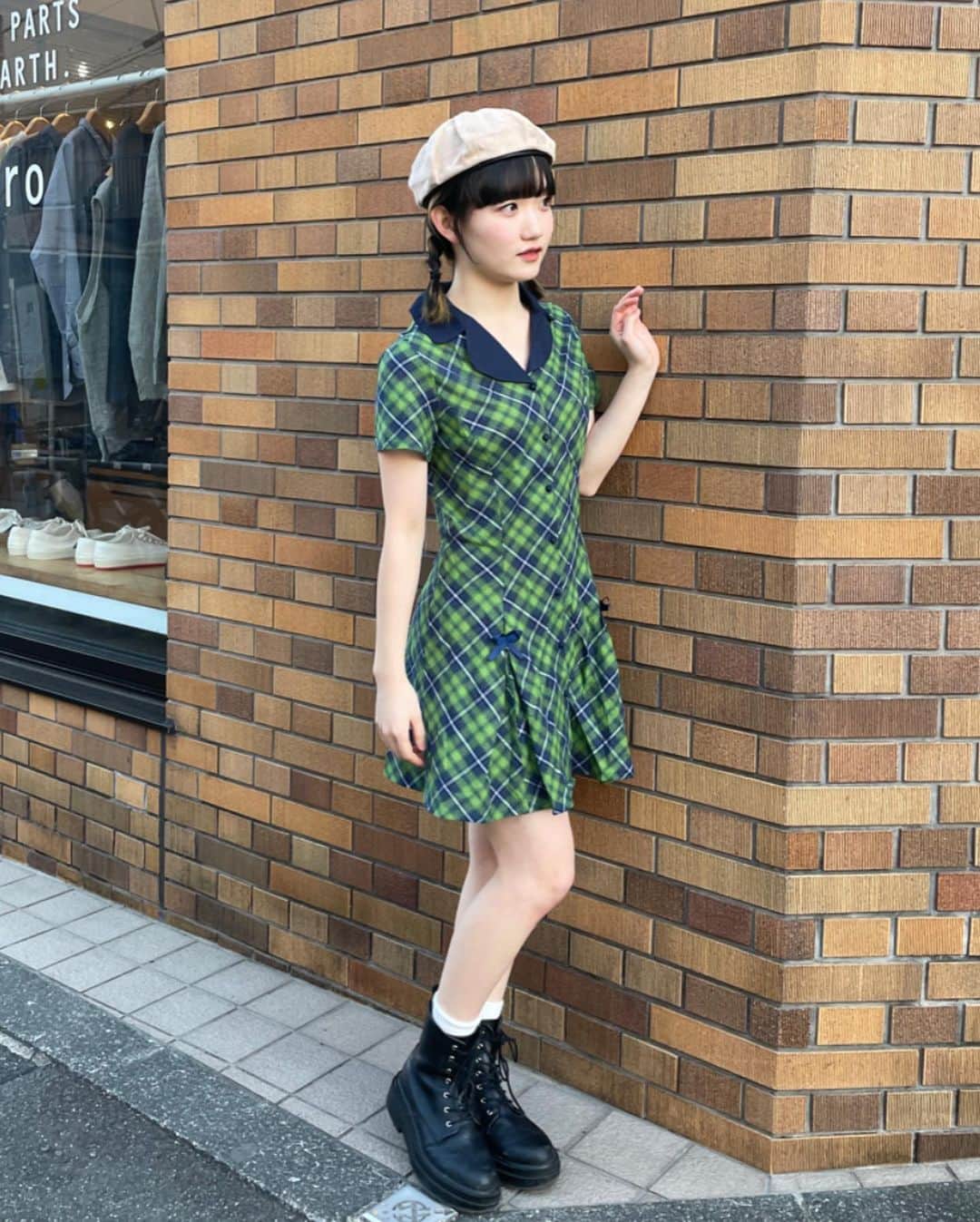米田紗英さんのインスタグラム写真 - (米田紗英Instagram)「【保存してコーデの参考に☑️】 チェック柄アイテム特集♡  aw pattern sale開催中のため 今なら10%OFFでお買い求め頂けます‼️ お気に入りのアイテムを 是非ゲットしてみてください💞  −−−−−−−−−−−−−−−−−−−− DleepyTownでは ストーリーで紹介させて頂くお写真を募集しております⁡ あなたのコーデやアイテムの写真に #DleepyTown を付けるか このアカウントをタグ付け投稿お待ちしております🌛 −−−−−−−−−−−−−−−−−−−−  #ストリートファッション #海外ガール #海外ファッション #デイリーファッション#dleepytown#ドリーピータウン#crammy#秋コーデ #モードコーデ#クロップドトップス#y2k#y2kファッション#ショートパンツ#ショートパンツコーデ#ショーパンコーデ#ショーパン」9月10日 12時30分 - dleepytown_official