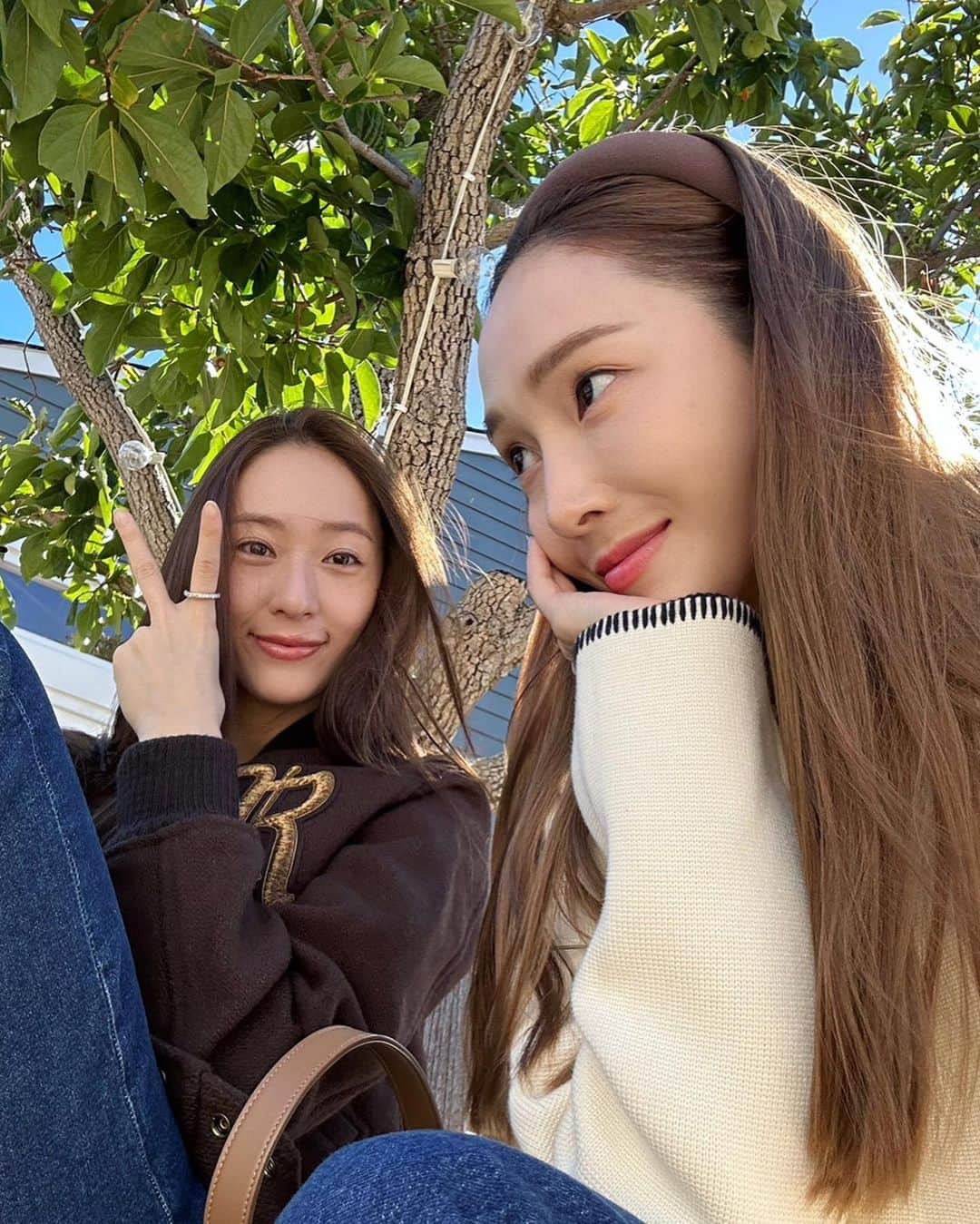 ジェシカ さんのインスタグラム写真 - (ジェシカ Instagram)「Hey SF, we’re back✌🏻👭🏻🌤️🍷📚」9月8日 13時36分 - jessica.syj