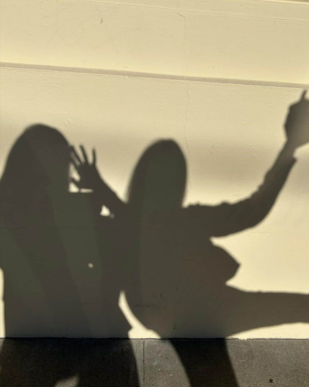 ジェシカ さんのインスタグラム写真 - (ジェシカ Instagram)「Hey SF, we’re back✌🏻👭🏻🌤️🍷📚」9月8日 13時36分 - jessica.syj