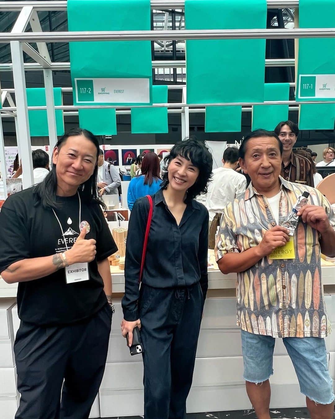 Ken Harakumaのインスタグラム：「CREATION FESTIVAL NEW ENERGY TOKYO 新宿での展示会に参加して来ました❣️ 超久しぶりに岸紅子さん @kishibeniko  DJドラゴンさん @djdragon_jp  にもお会い出来て楽しかったです❣️ @goma_official GOMAさんの作品も堪能できました❣️ Mihoちゃん @mihowatanabeにも美味しいコーヒーをいただきました❣️ @da_vida.jp  ありがとうございました🙏🙏🙏」