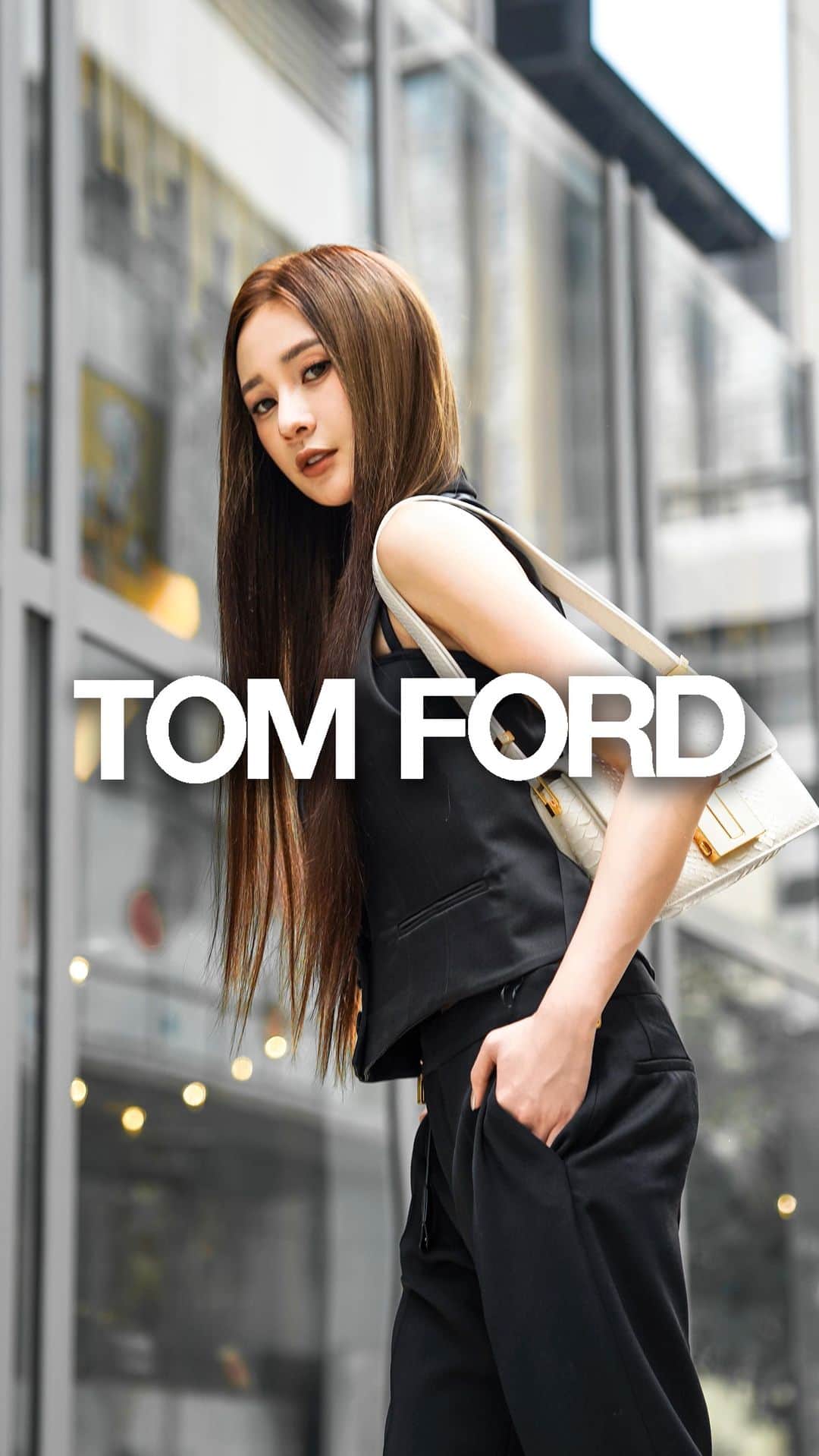 Yumi Wongのインスタグラム：「T for Tomford🖤  #Tomford #Fw2023 #theStarhillKL #TomfordMy  ⚡️De Kangaroo production⚡️ @de_kangaroo_production  導演🎥： @arthur_teo_  攝影📷：@kuigamlee」