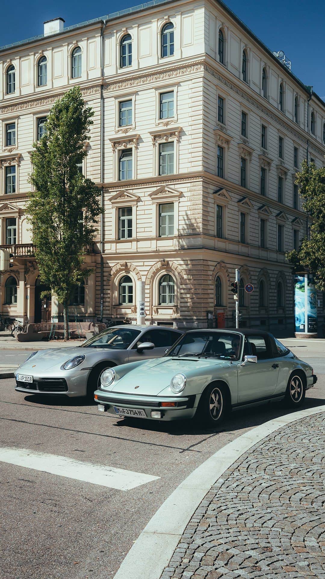 Porscheのインスタグラム：「Who doesn’t love a bit of sparkle? Sun’s out at @iaamobility in Munich. The only thing for it is to slide into a 911 and just drive… __ 911 Carrera: Fuel consumption combined in l/100 km: 10,8 - 10,3 (WLTP); CO2 emissions combined in g/km: 245 - 233 (WLTP) I https://porsche.click/DAT-Leitfaden I Status: 09/2023」