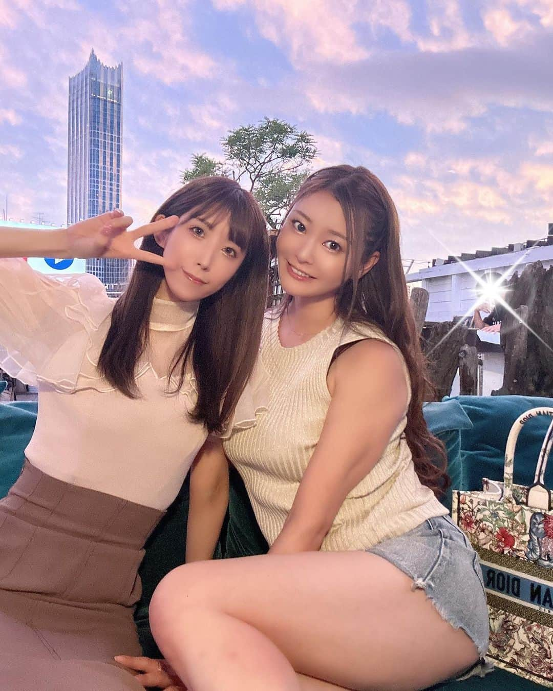 葵百合香（八田愛梨）さんのインスタグラム写真 - (葵百合香（八田愛梨）Instagram)「夏の思い出🍉 BBQ楽しかった🍖❤️ #葵百合香 #彩奈リナ  #新宿グルメ  #wildbeach新宿  #高身長 #巨乳 #熟女 #人妻 #グラビア #ポートレート」9月8日 23時50分 - aoi_yurika