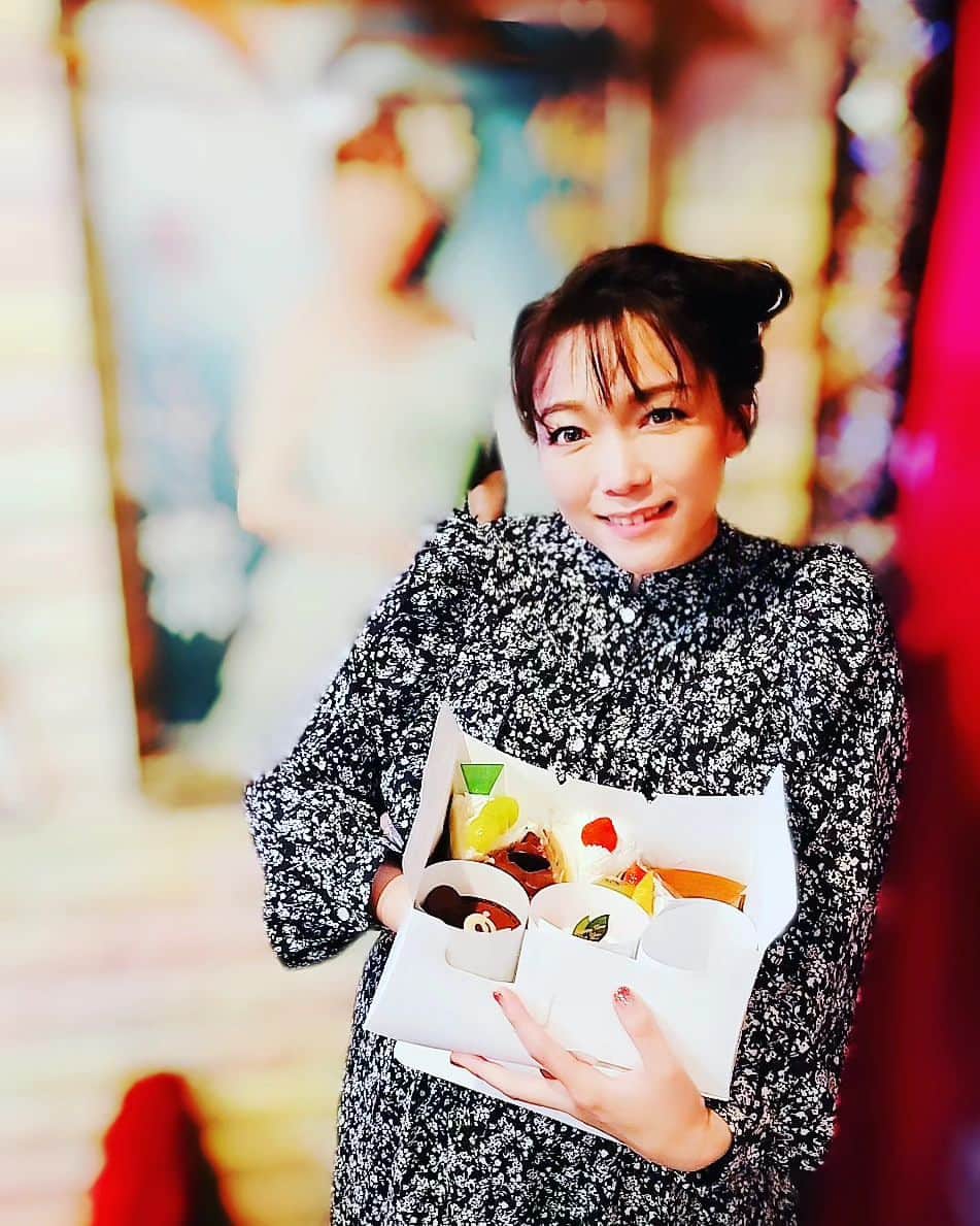花咲ゆき美さんのインスタグラム写真 - (花咲ゆき美Instagram)「もうすぐ誕生日が終わっちゃう🤣  改めて…皆様からのお祝いのメッセージ💌本当に嬉しかったです❤️ ありがとうございました😊  あっ、安心してください‼️ このケーキ全部食べてないですよ(笑)  #花咲ゆき美」9月8日 23時50分 - yukimi0774