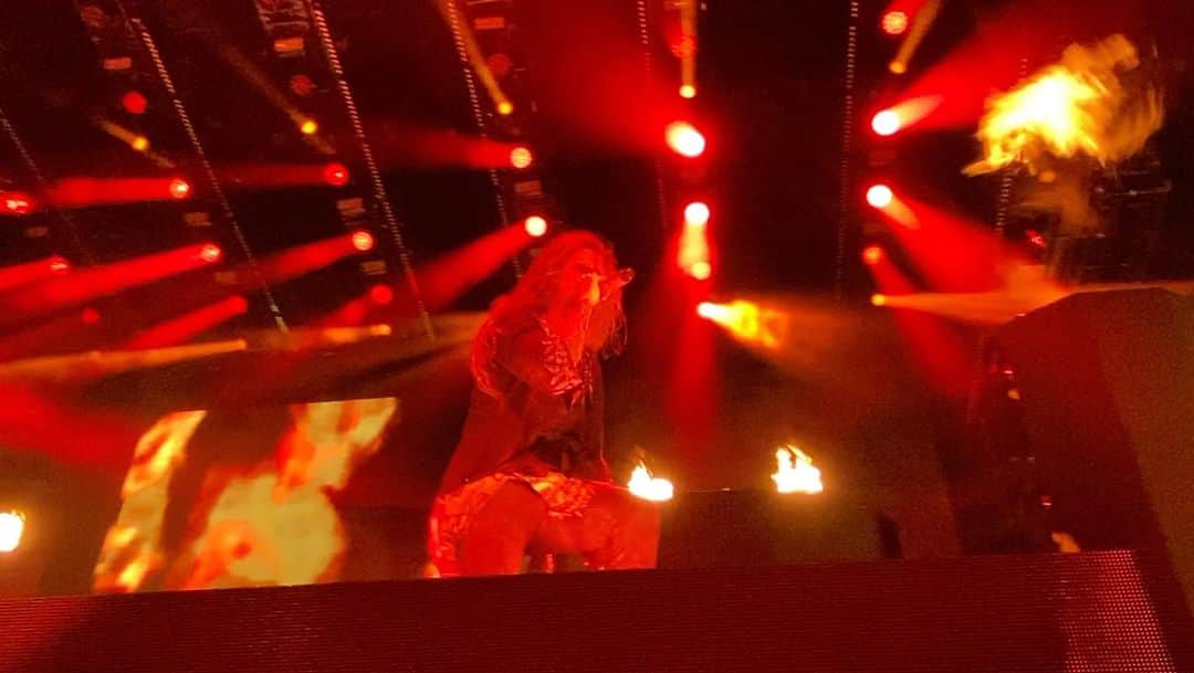 ロブ・ゾンビのインスタグラム：「Tonight in SCRANTON , PA ! 🔥 The freakshow rolls in! 🔥#robzombie #freaksonparadetour」