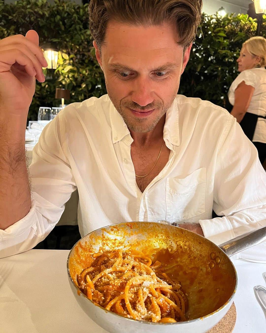 アーロン・トヴェイトさんのインスタグラム写真 - (アーロン・トヴェイトInstagram)「Deep in the middle of little (actual) Italy.」9月8日 23時56分 - aarontveit