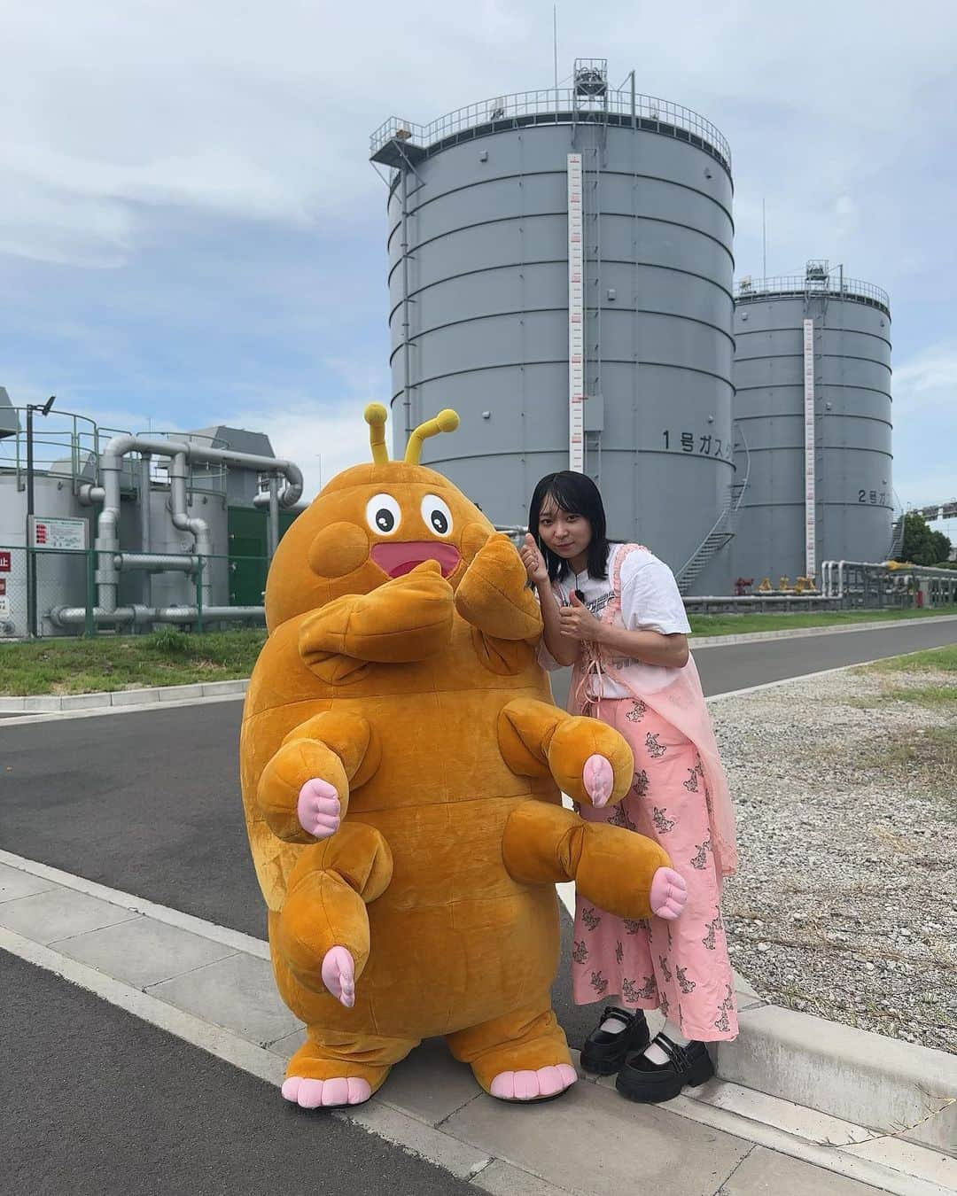 にゃんこスターさんのインスタグラム写真 - (にゃんこスターInstagram)「明日！いまたま出ています！  ▽テレ玉「いまドキッ！埼玉」 9/9（土）朝8:30〜  今回は推しの埼玉「推したま」という企画で、ゲストのクマムシ長谷川さんのおすすめスポットをめぐっています！  激うま中華で食レポ伝授してもらったり！ ゴリラ公園で謎を追いかけたり！ 長谷川さんの恩師の素敵話を聞いたり！  後半は水循環センターへ行って、奇跡のコラボを目の当たりにしたりお勉強をしたりしました！  ほんとにとっても楽しくて、埼玉や近くに住んでる方はもう見た瞬間にお出かけの予定が決まっちゃうと思いますので、ぜひみなさん心して見てくださいねー！  #にゃんこスター #アンゴラ村長 #埼玉県  #テレビ埼玉 #テレ玉 #いまドキッ埼玉 #いまたま  #川口市 #川口  #クマムシ長谷川 さん #クマムシくん #クマムシ  #中川水循環センター」9月8日 23時59分 - nyanco_star_pu_pu_mu