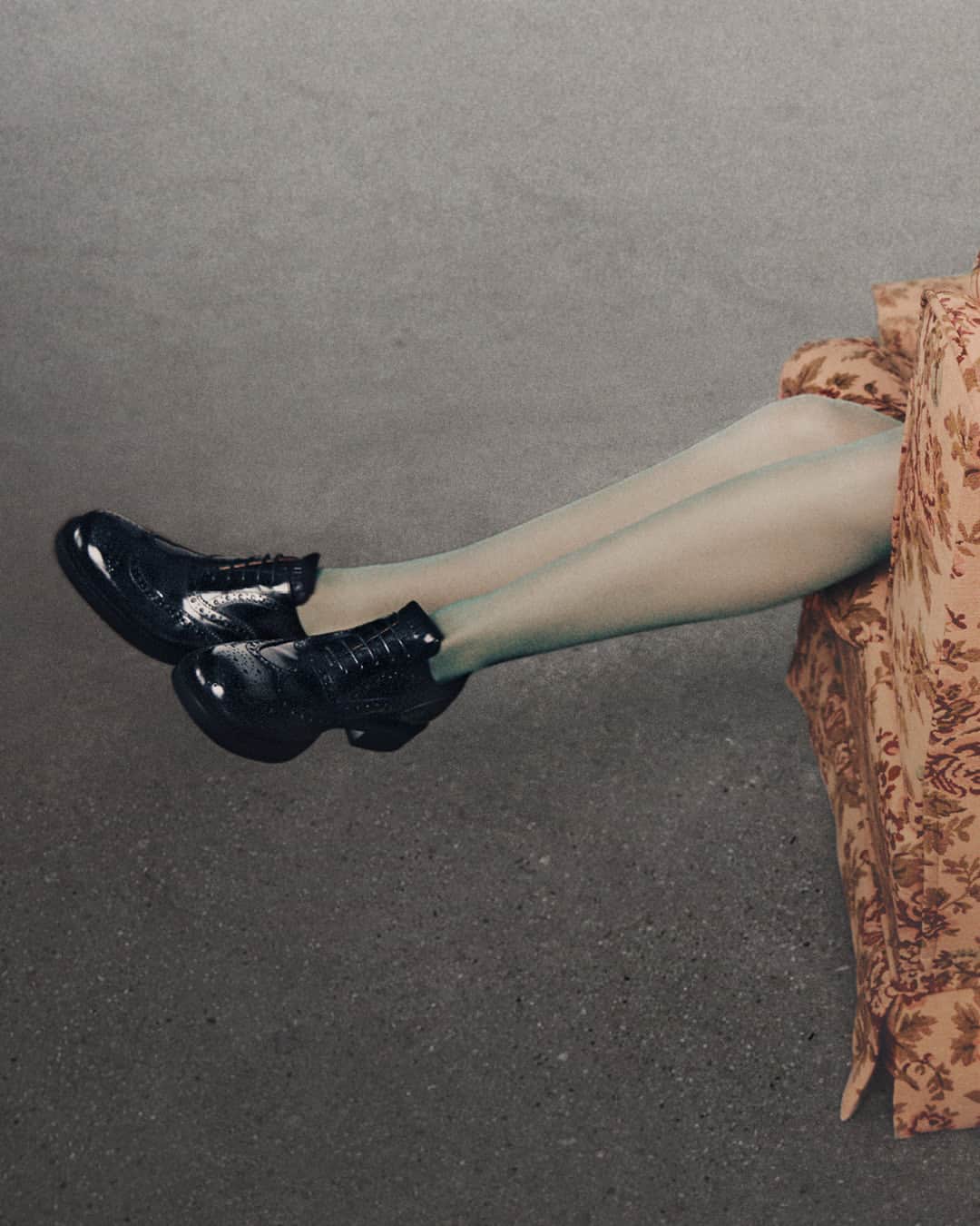Miu Miuさんのインスタグラム写真 - (Miu MiuInstagram)「The collaboration between @Churchs and Miu Miu for Fall/Winter 2023 is an encounter between formality and timeless beauty.  Featuring Annabelle Weatherly (@agw1111). Photographed by @1engua. Creative direction by @EdwardQuarmby. Styled by @LottaVolkova.  #ChurchsXMiuMiu」9月9日 0時00分 - miumiu