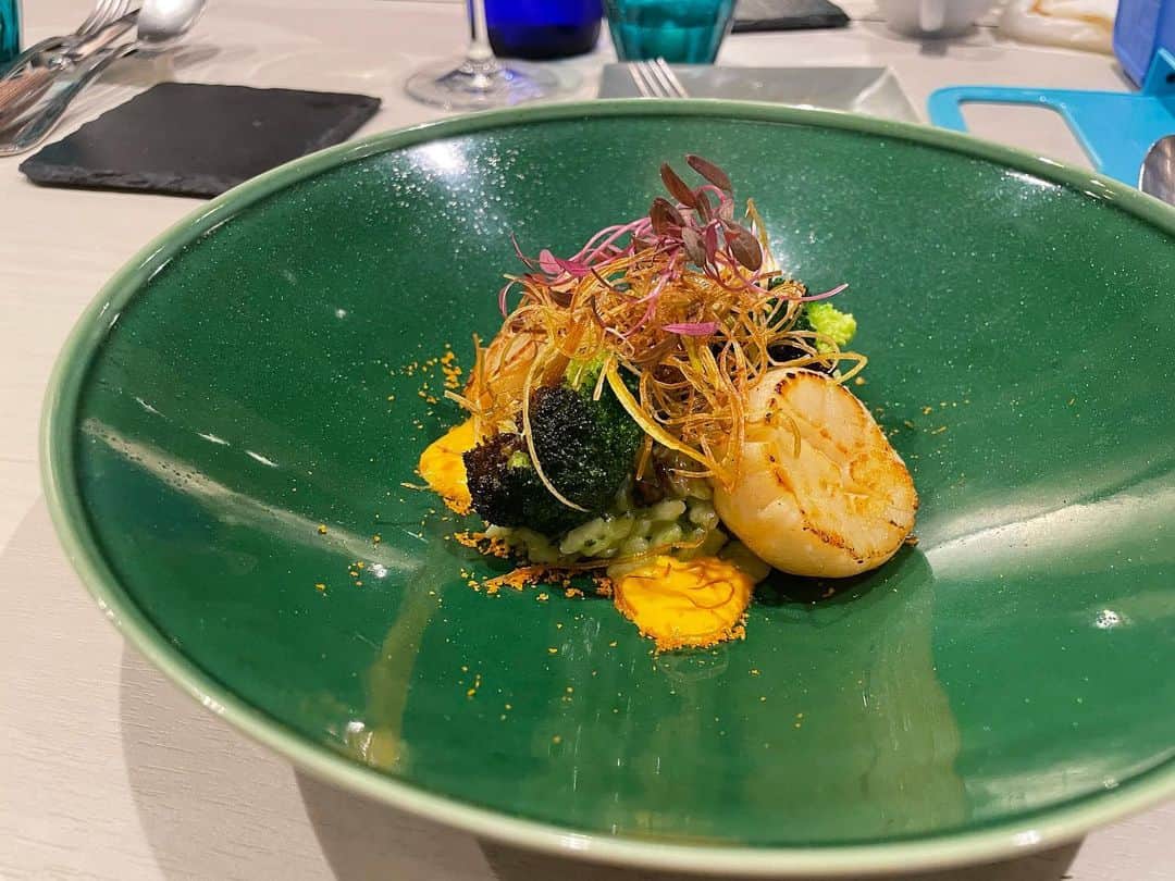 芽華ららのグルメインスタ