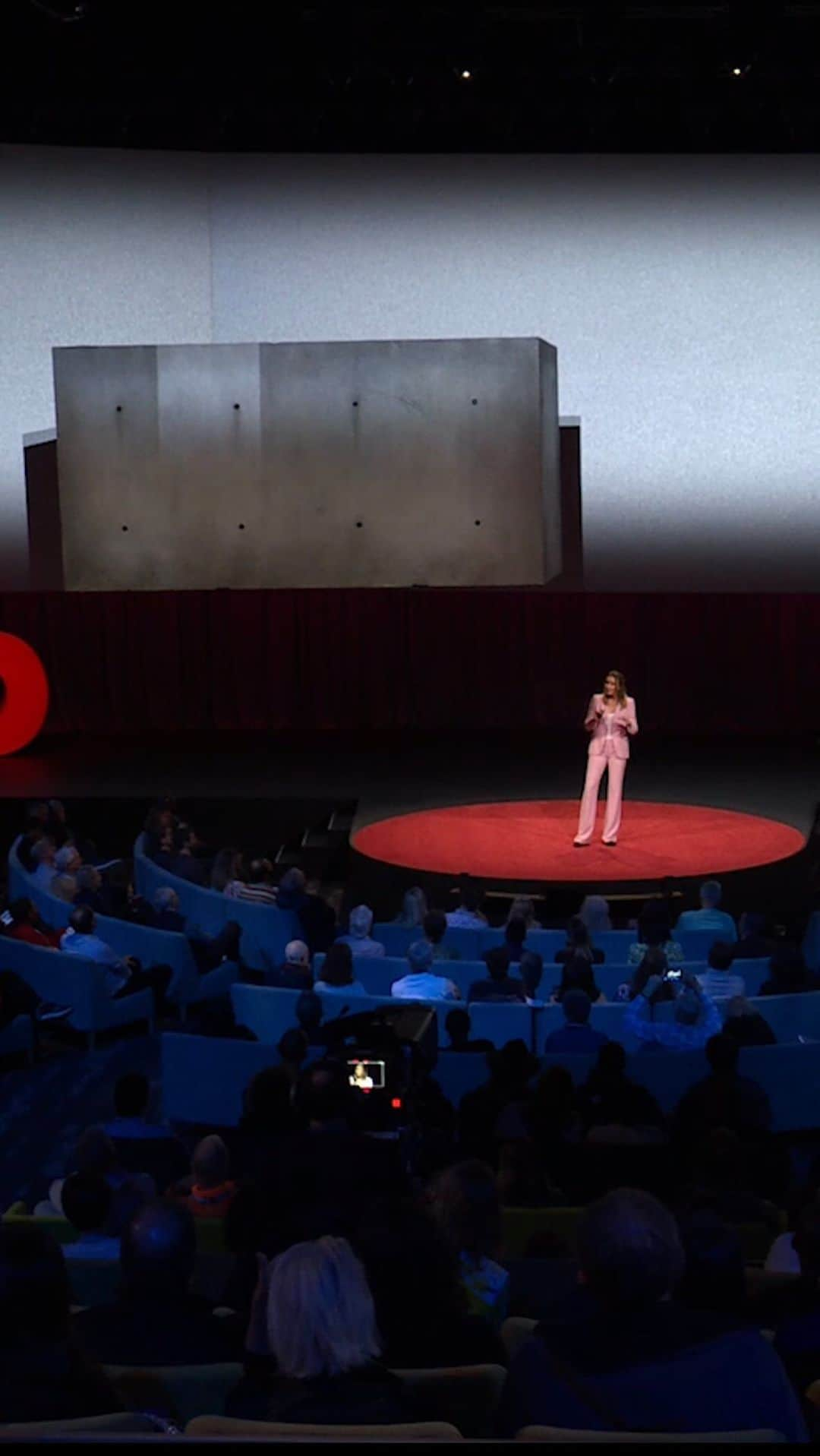 TED Talksのインスタグラム：「Have you ever seen a floating block of concrete? 🤯 Be prepared to be amazed! In this illuminating TED Talk, experiential artist Lonneke Gordijn (@studio.drift) challenges our perceptions of our world by inviting us to make a connection with a magical block of flying concrete. Want to see more of her incredible art including lights that bloom like flowers? Visit the link in our bio to watch the full talk.」