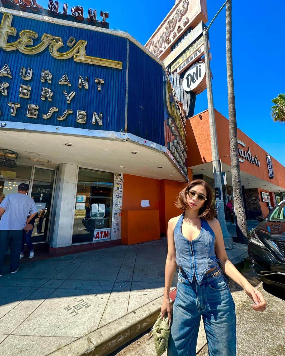 Laila Boonyasakのインスタグラム：「LA & NYC rolls 🤍」