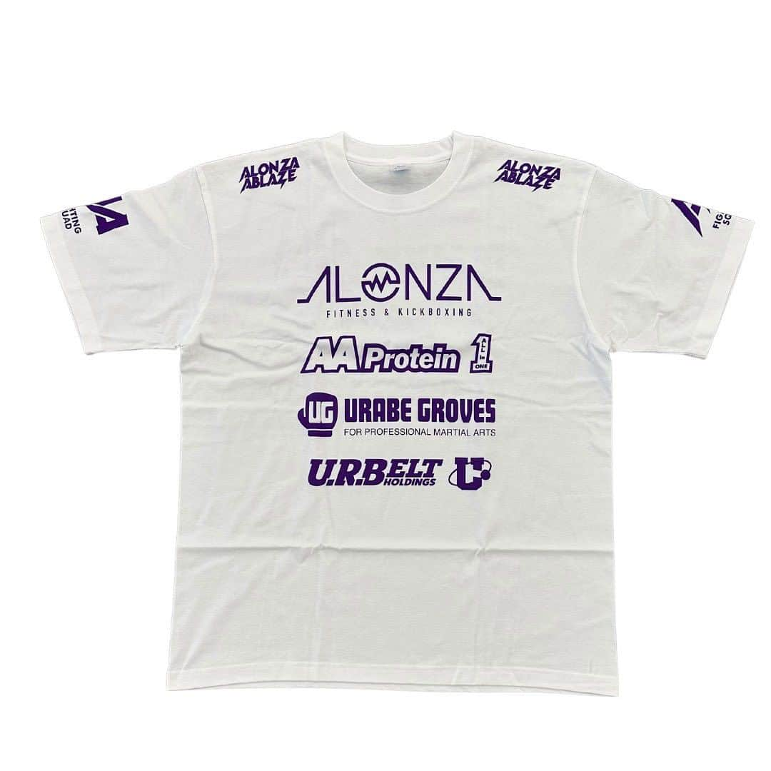 卜部功也のインスタグラム：「ALONZA新作Tシャツ本日から販売開始です‼️  「ALONZA 架空ロゴTシャツ」は、アートデザイナー「ハイロック」が手掛ける、個性的なデザインが特徴のTシャツです。鮮やかなカラーリングと斬新なロゴは、スタイリッシュながらも遊び心を感じさせます。このTシャツを着ることで、あなたのオシャレ度やキャラクターが際立つこと間違いなしです。 Tシャツの生地は柔らかく、肌触りもよく、着心地抜群です。男女問わずお使いいただけます。 ※撮影時の環境や表示画面により、実際の商品とは多少色味が異なる場合がございます。予めご了承ください。  ✨9月入会金無料キャンペーン✨ ▷【入会金¥11,000 & 初月会費が0円‼️】  ▷【パーソナルチケット最大4枚プレゼント🎁】  ☆大変お得なキャンペーンとなっておりますのでこの機会にぜひご利用ください!! 期間:2023年9月1日〜9月30日  【体験予約の手順】↓ 「Personal .1」「Personal .2」からご希望の日時と時間帯を指定し会員情報を入力して予約を完了させます。または電話 でのご予約も受け付けておりますのでお気軽にお問い合わせください。  料金：3,500円 時間：45分 ※体験からの当日入会で体験料が無料!!  ALONZA FITNESS＆KICKBOXING (アロンザ　フィットネス＆キックボクシング)  住所：〒153-0052  東京都目黒区祐天寺2-3-17 祐天寺リバティ大明ビル 2F  最寄駅：東横線 【 祐天寺駅 】 中央改札 東口から徒歩30秒   営業時間：平日：12:00～22:00 土：12:00～18:00 　  日・祝日：10:00～15:00　パーソナルレッスンは10時から受付しています。お気軽にお問い合わせください  ※・祝日はパーソナルトレーニングのみになります。 ジムのHPの「SIGN UP」より予約をお願いいたします   又は電話やメールでも受付可能です！   #目黒区 #祐天寺 #フィットネス  #キックボクシング  #alonza」