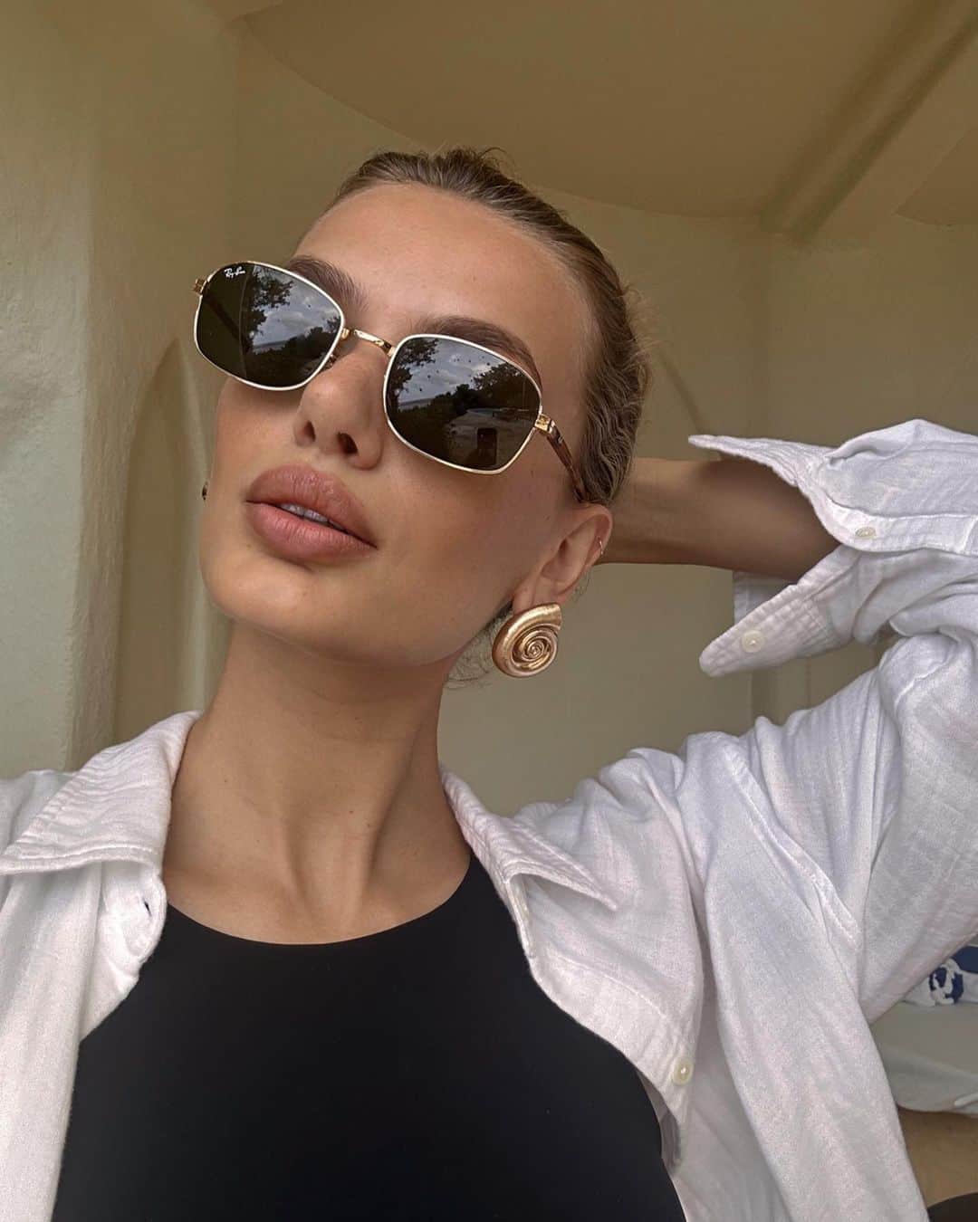 ブレッヒェ・ハイネンのインスタグラム：「Fav summer shades 🤎」