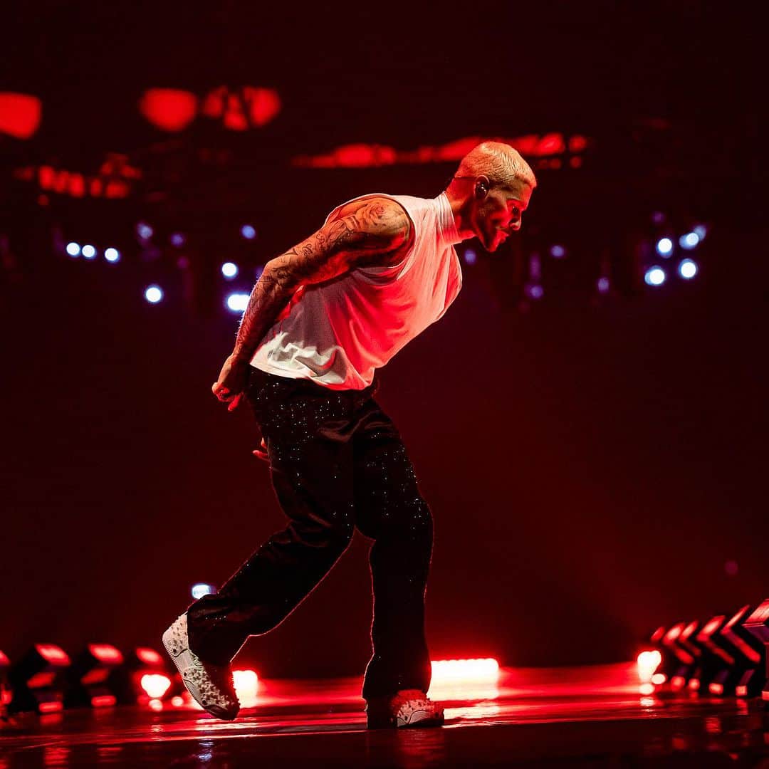 のインスタグラム：「3 semaines avant la reprise de la tournée…😬⏳ #EpicentreTour」