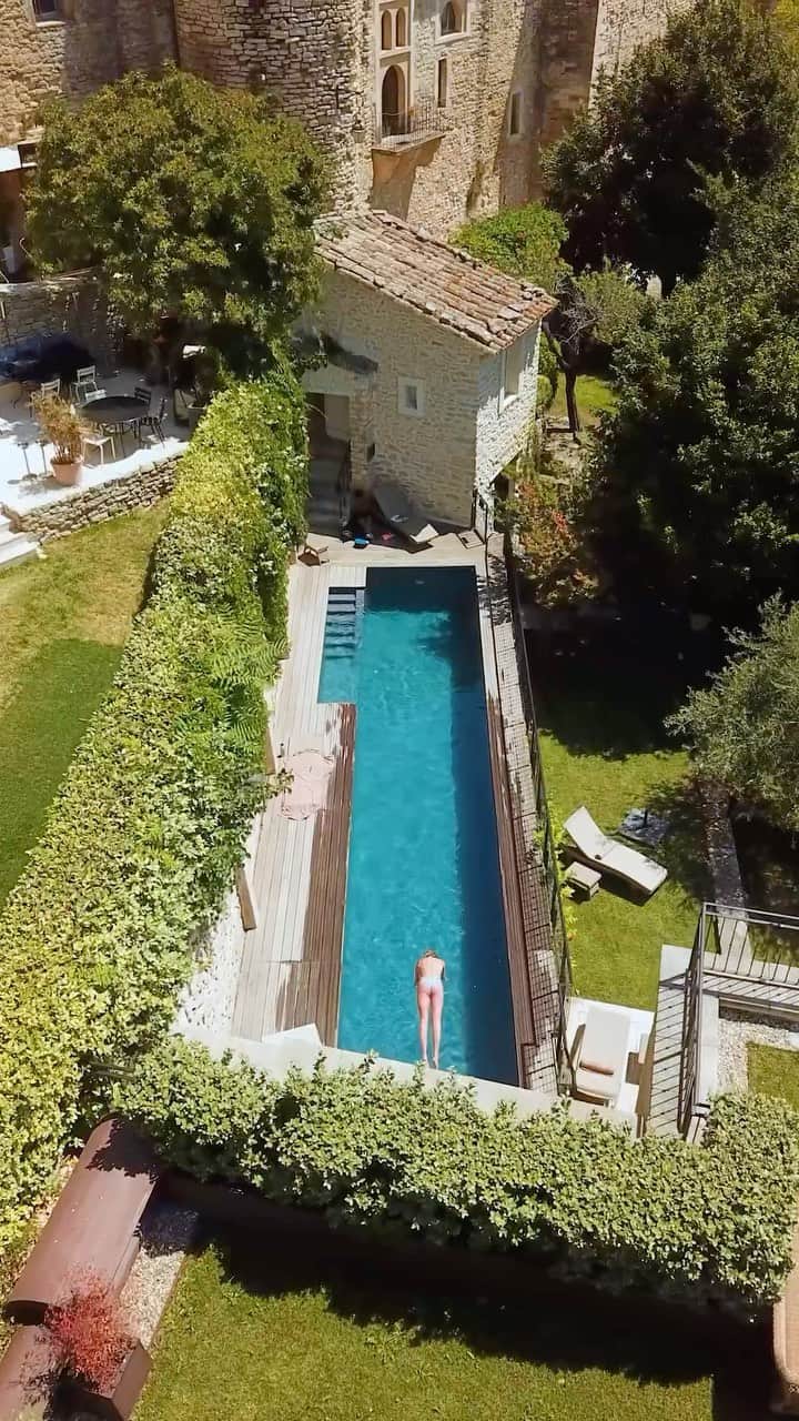 BEAUTIFUL HOTELSのインスタグラム：「@djlizcandy experiences pure luxury at La Bastide de Gordes in France! 🇫🇷 From its dreamy Provencal setting to world-class amenities and idyllic swimming pool, this hotel is a masterpiece. ✨  📽 @djlizcandy 📍 @airellesgordes, Gordes, France 🎶 John Barry - You Only Live Twice - Instrumental」