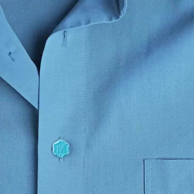 Marvis®️ Official Partnerのインスタグラム：「All dressed up with somewhere to go 👕🧡💜 #buttonup」